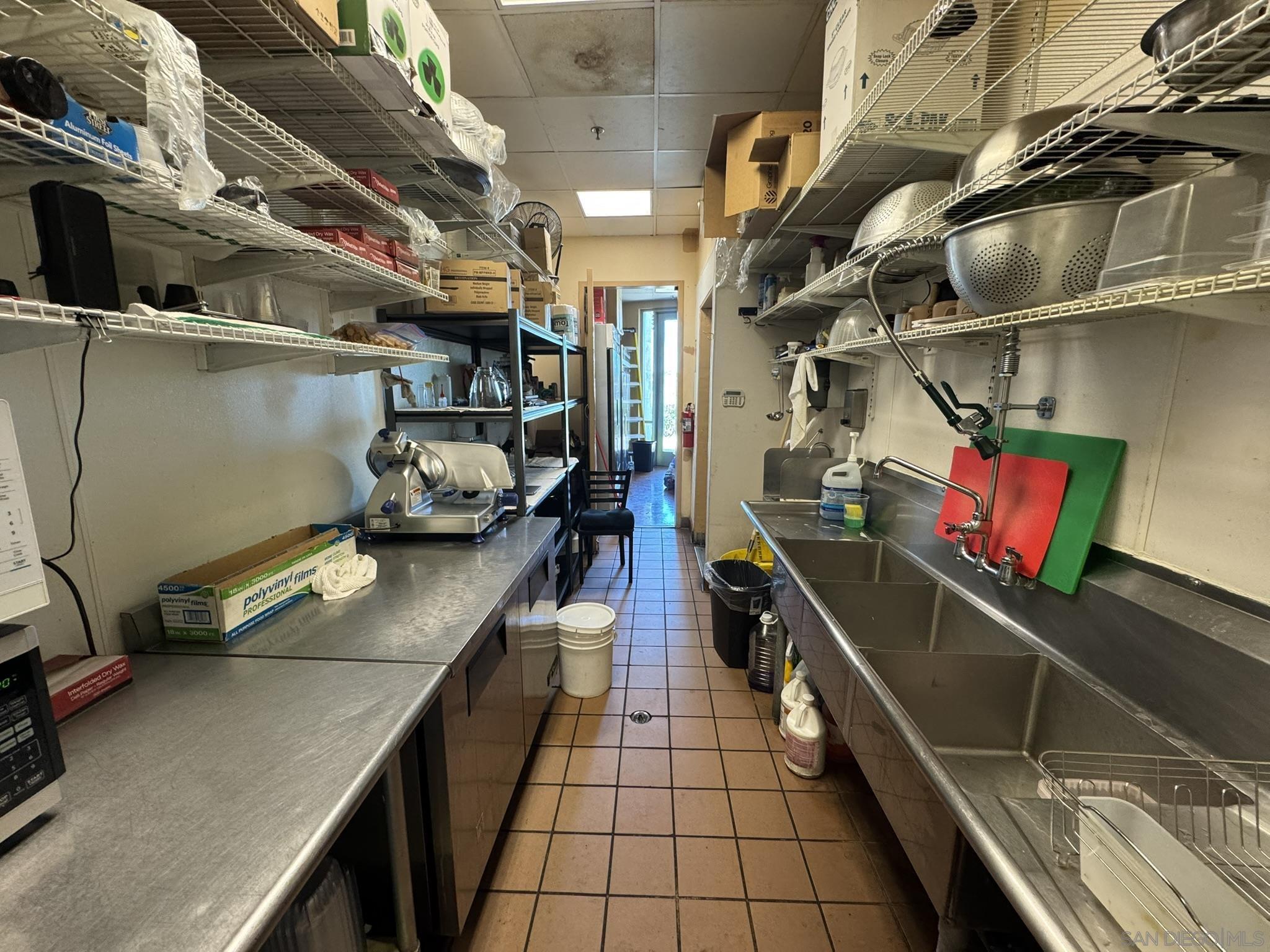 Detail Gallery Image 4 of 16 For 9350  Waxie Way #150, San Diego,  CA 92123 - – Beds | – Baths