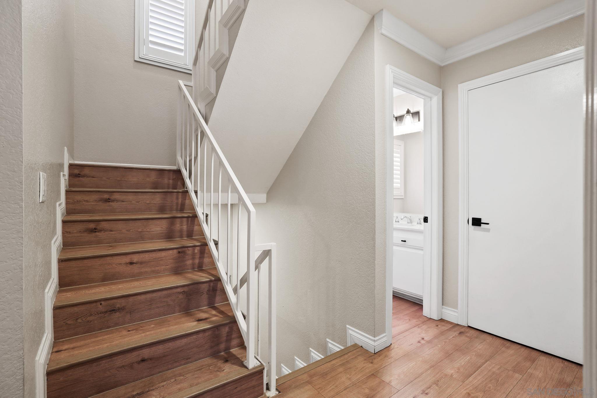 Detail Gallery Image 12 of 27 For 14927  Condon Ave  #9,  Lawndale,  CA 90260 - 3 Beds | 2/1 Baths