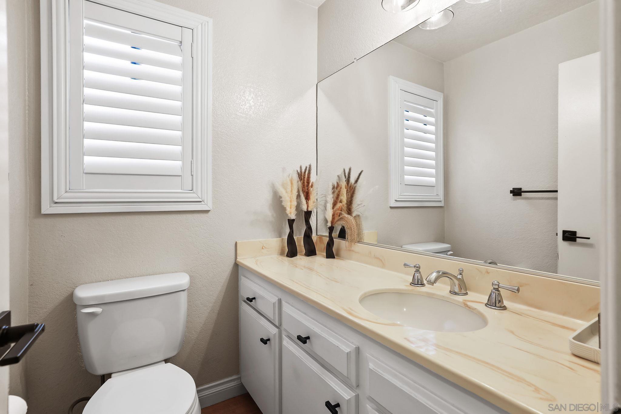 Detail Gallery Image 15 of 27 For 14927  Condon Ave  #9,  Lawndale,  CA 90260 - 3 Beds | 2/1 Baths