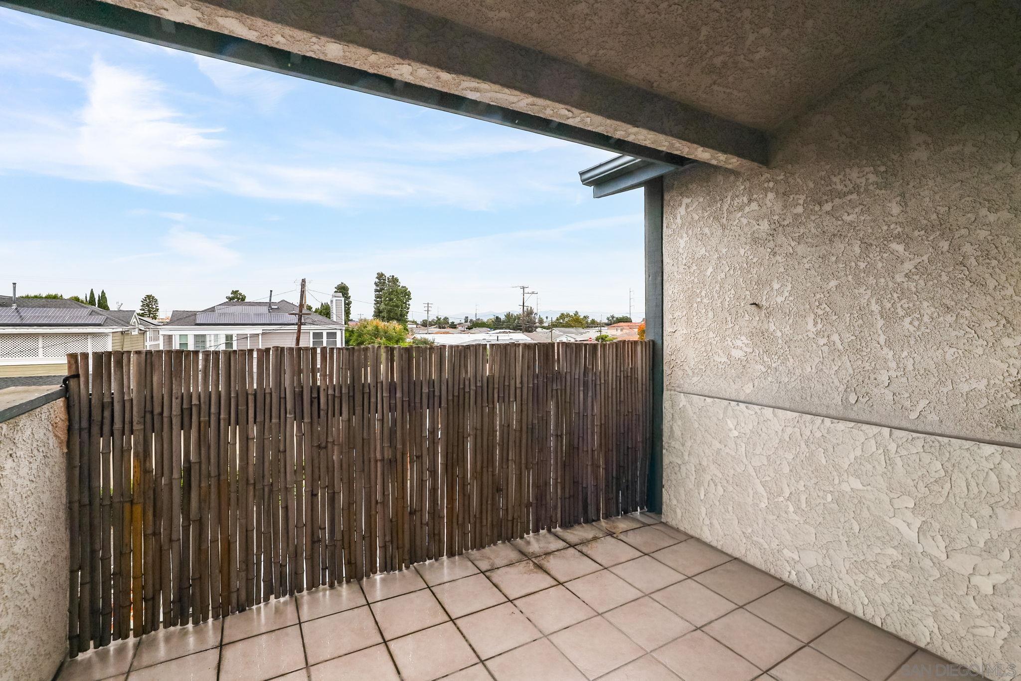 Detail Gallery Image 18 of 27 For 14927  Condon Ave  #9,  Lawndale,  CA 90260 - 3 Beds | 2/1 Baths
