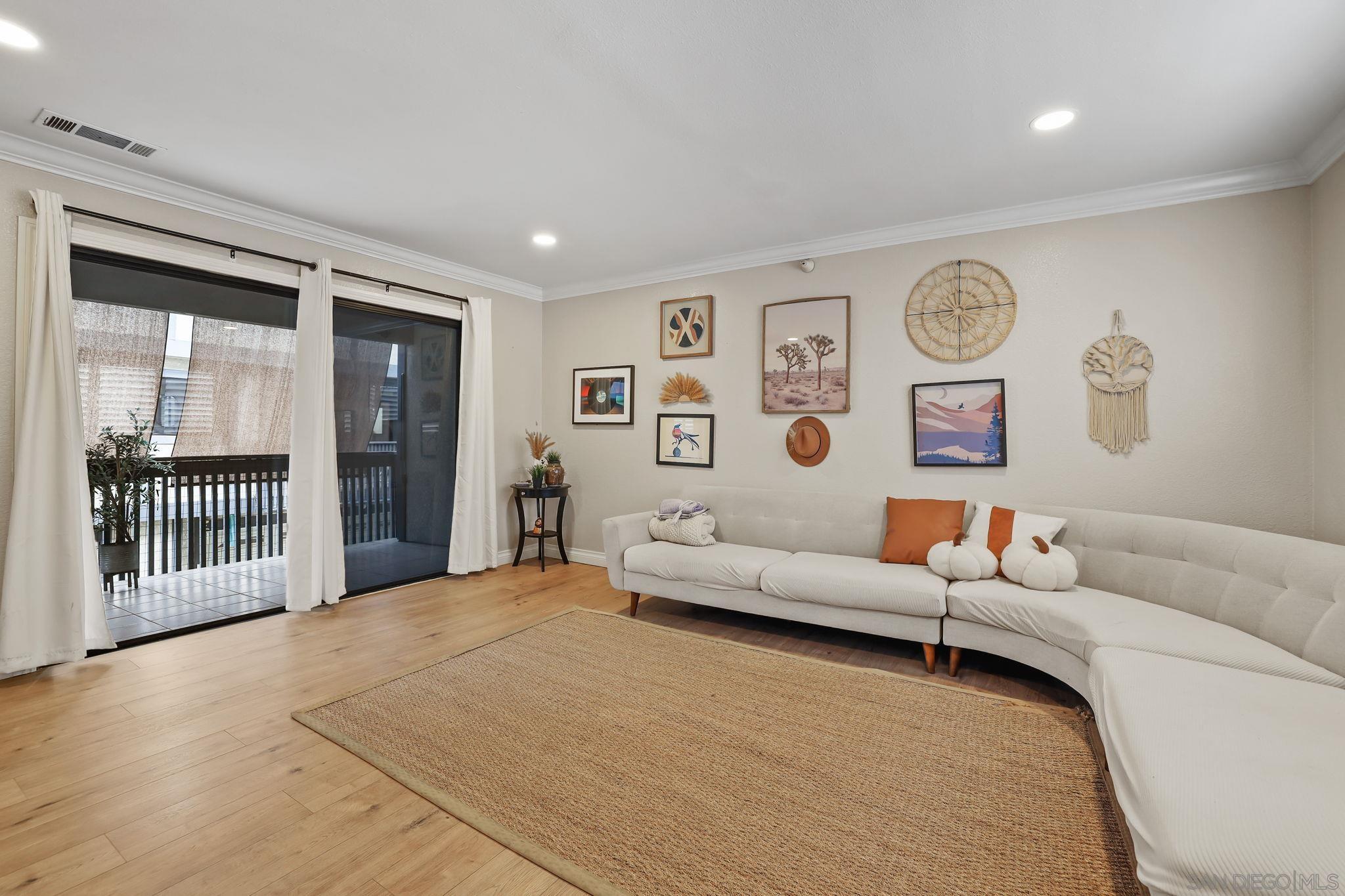 Detail Gallery Image 2 of 27 For 14927  Condon Ave  #9,  Lawndale,  CA 90260 - 3 Beds | 2/1 Baths