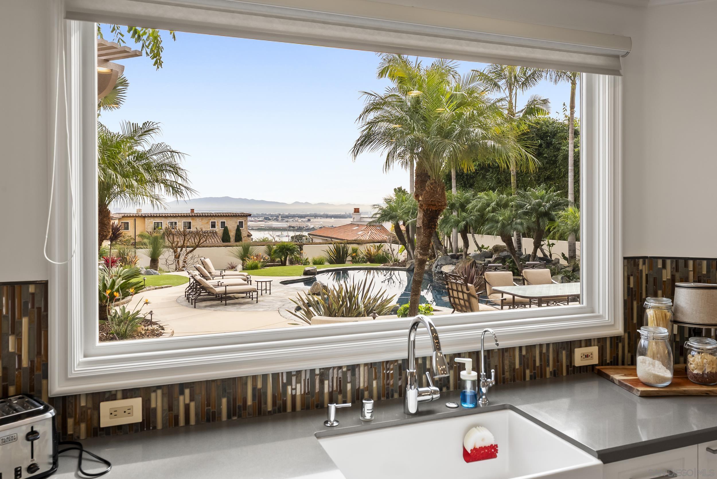 Detail Gallery Image 16 of 62 For 617  Gage Drive, San Diego,  CA 92106 - 6 Beds | 5/1 Baths