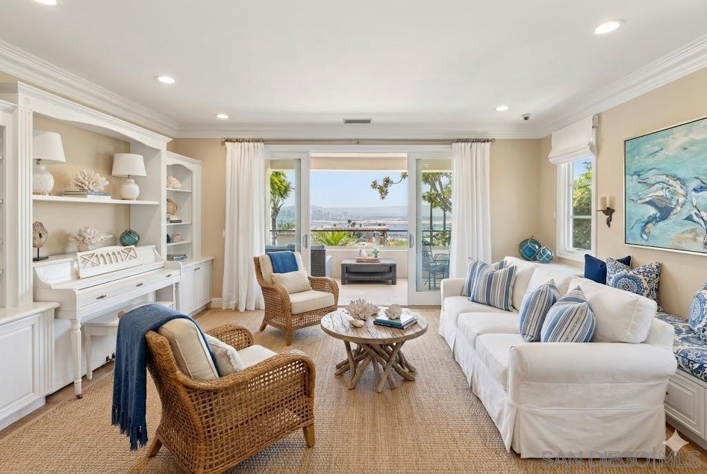 Detail Gallery Image 22 of 62 For 617  Gage Drive, San Diego,  CA 92106 - 6 Beds | 5/1 Baths