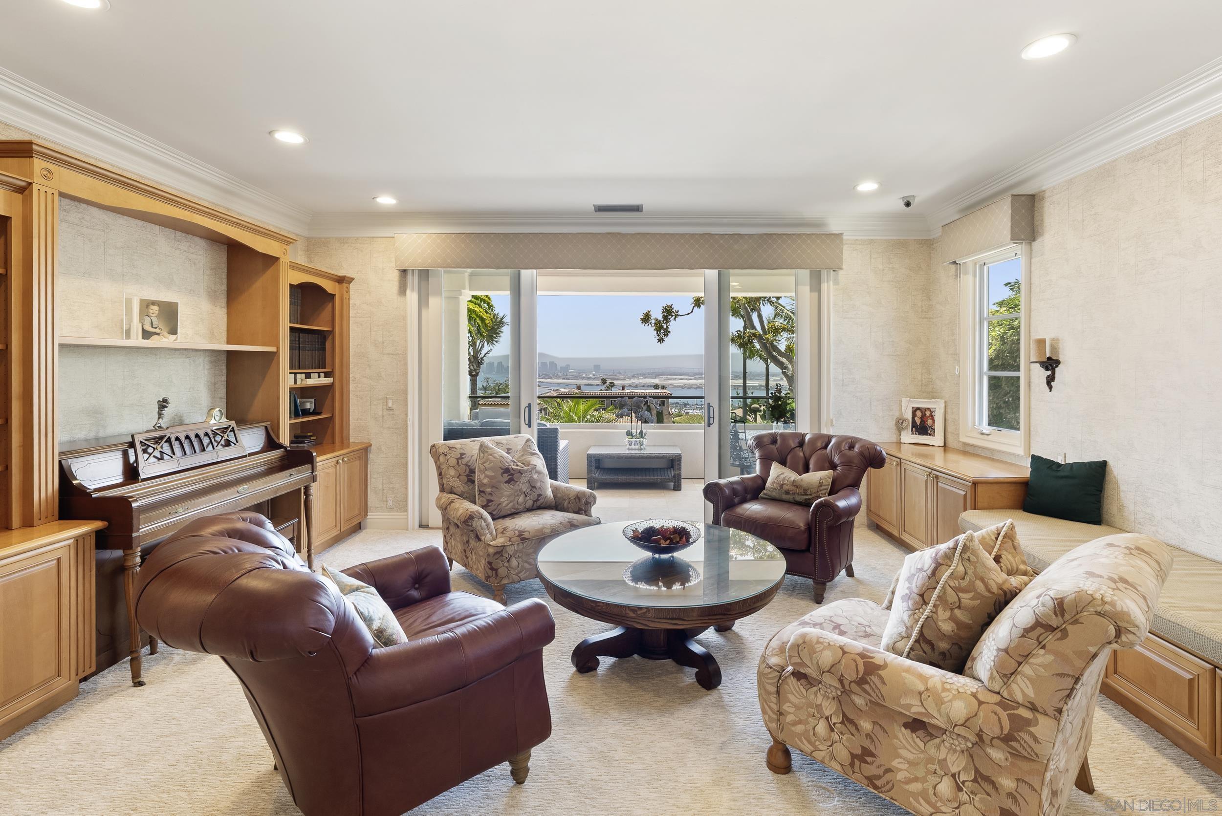 Detail Gallery Image 23 of 62 For 617  Gage Drive, San Diego,  CA 92106 - 6 Beds | 5/1 Baths