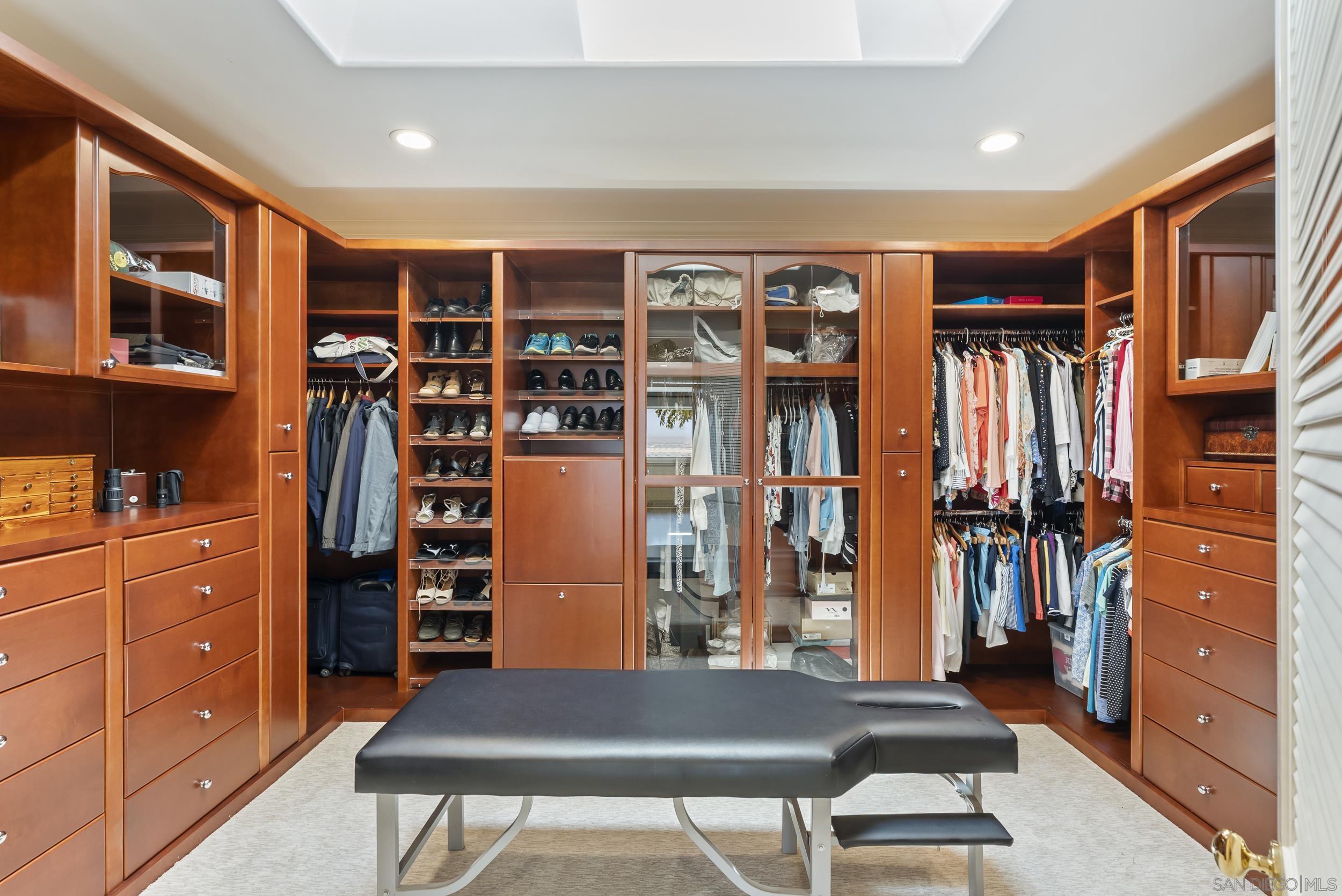 Detail Gallery Image 35 of 62 For 617  Gage Drive, San Diego,  CA 92106 - 6 Beds | 5/1 Baths