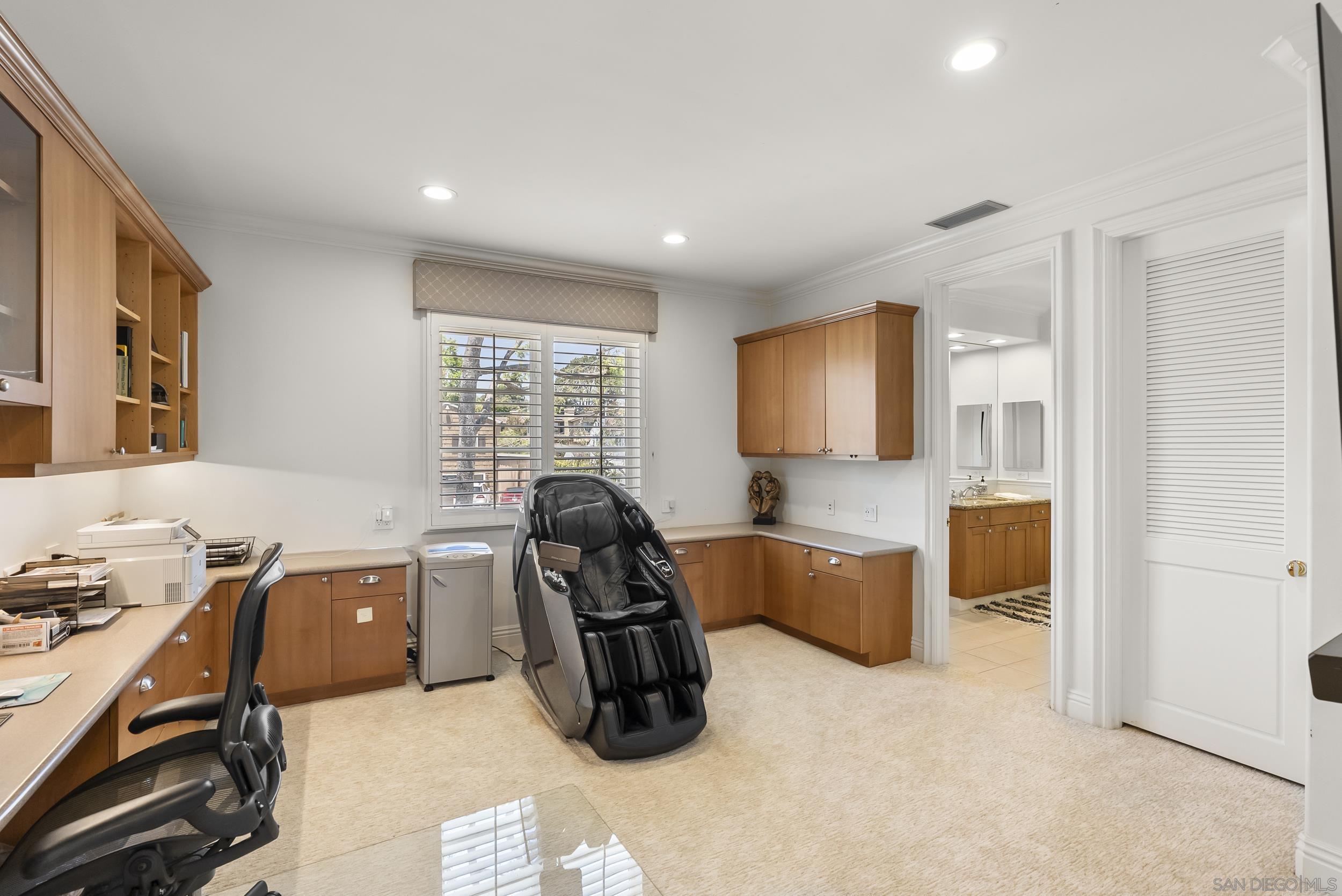 Detail Gallery Image 37 of 62 For 617  Gage Drive, San Diego,  CA 92106 - 6 Beds | 5/1 Baths