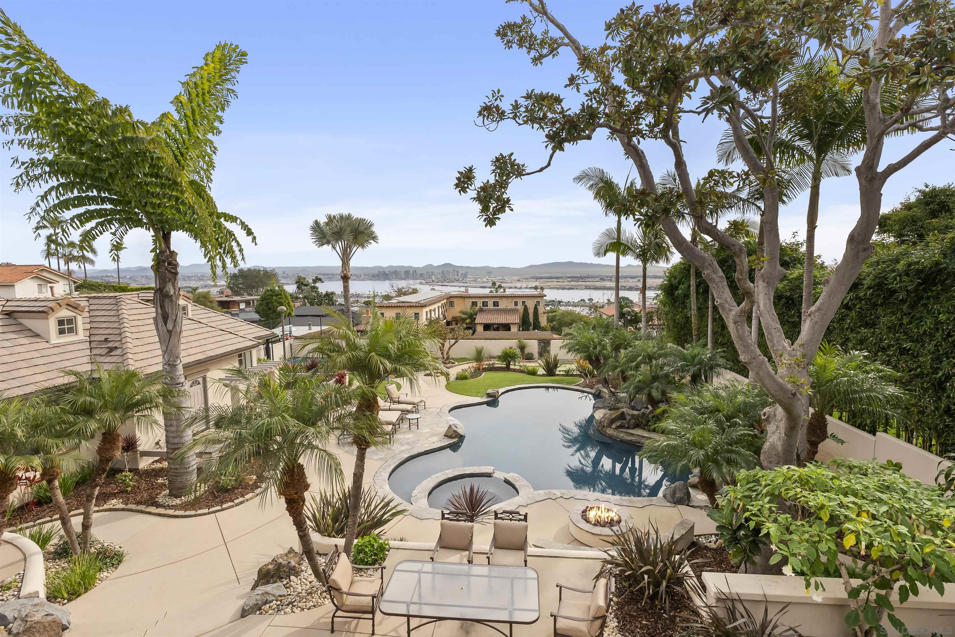 Detail Gallery Image 5 of 62 For 617  Gage Drive, San Diego,  CA 92106 - 6 Beds | 5/1 Baths