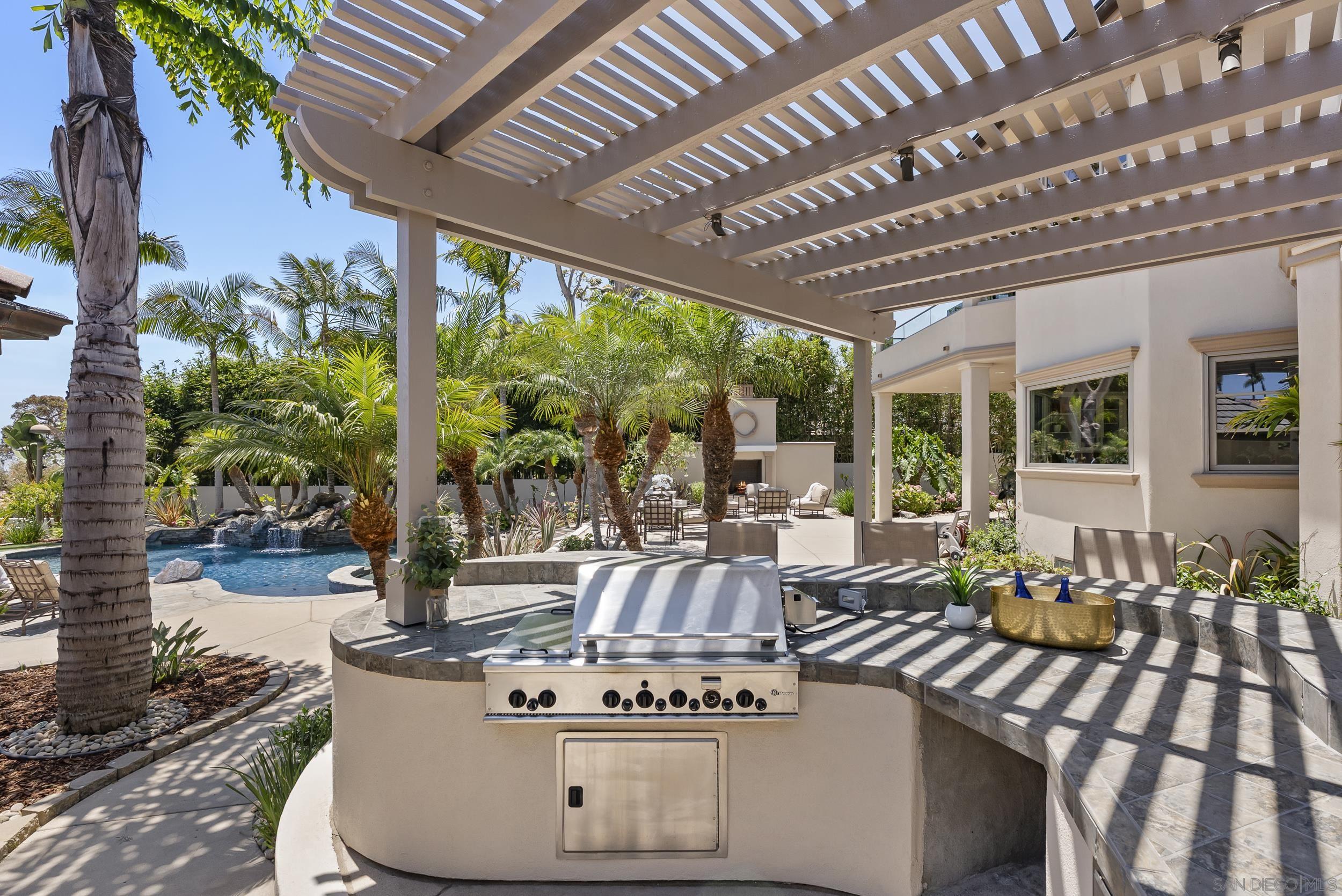 Detail Gallery Image 41 of 62 For 617  Gage Drive, San Diego,  CA 92106 - 6 Beds | 5/1 Baths