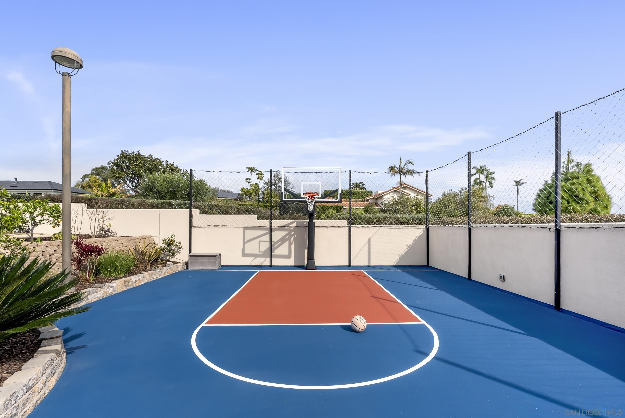 Detail Gallery Image 50 of 62 For 617  Gage Drive, San Diego,  CA 92106 - 6 Beds | 5/1 Baths