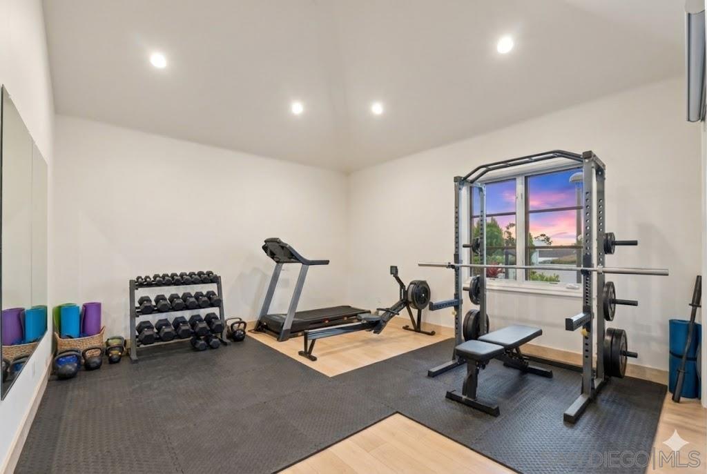 Detail Gallery Image 55 of 62 For 617  Gage Drive, San Diego,  CA 92106 - 6 Beds | 5/1 Baths