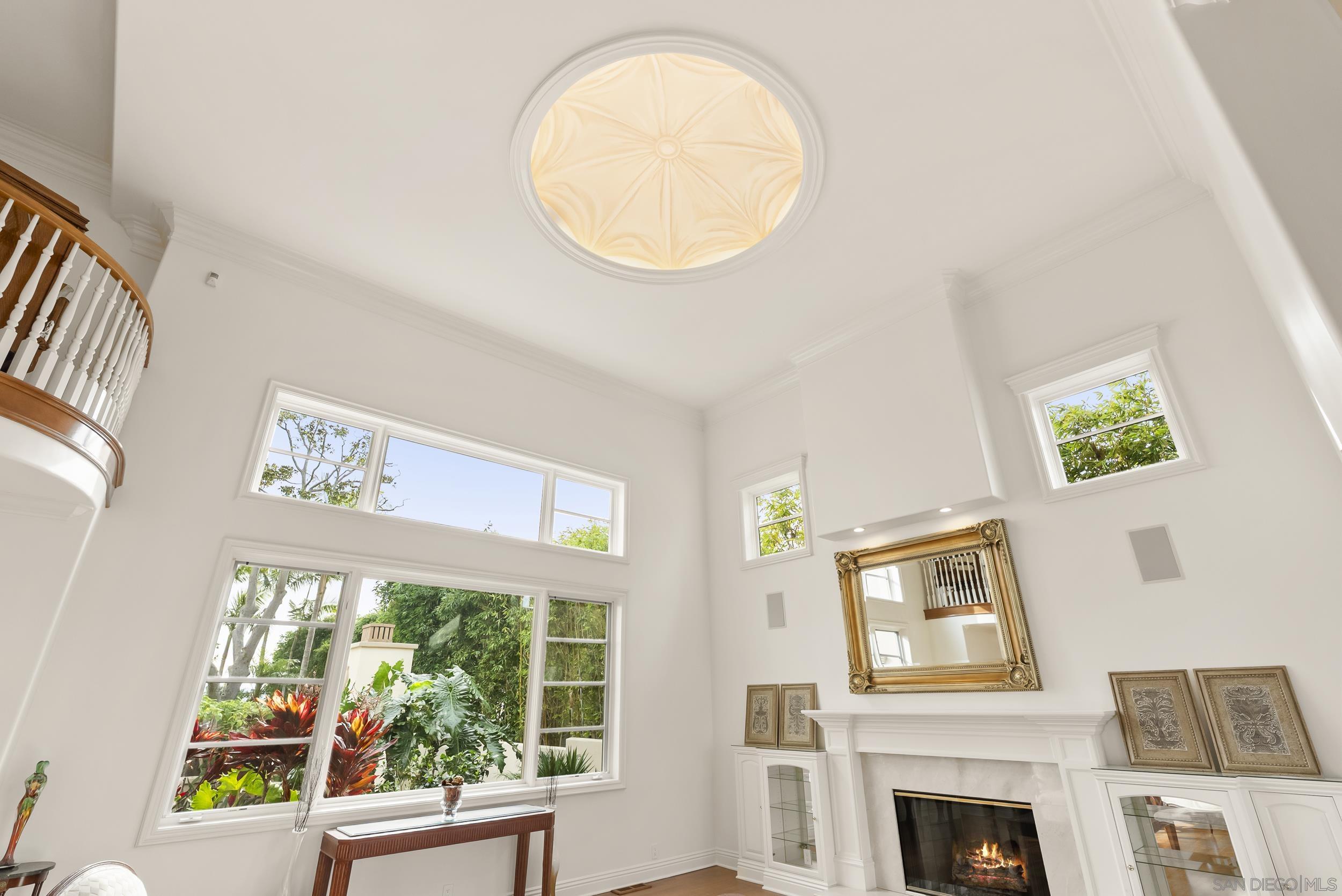 Detail Gallery Image 10 of 62 For 617  Gage Drive, San Diego,  CA 92106 - 6 Beds | 5/1 Baths