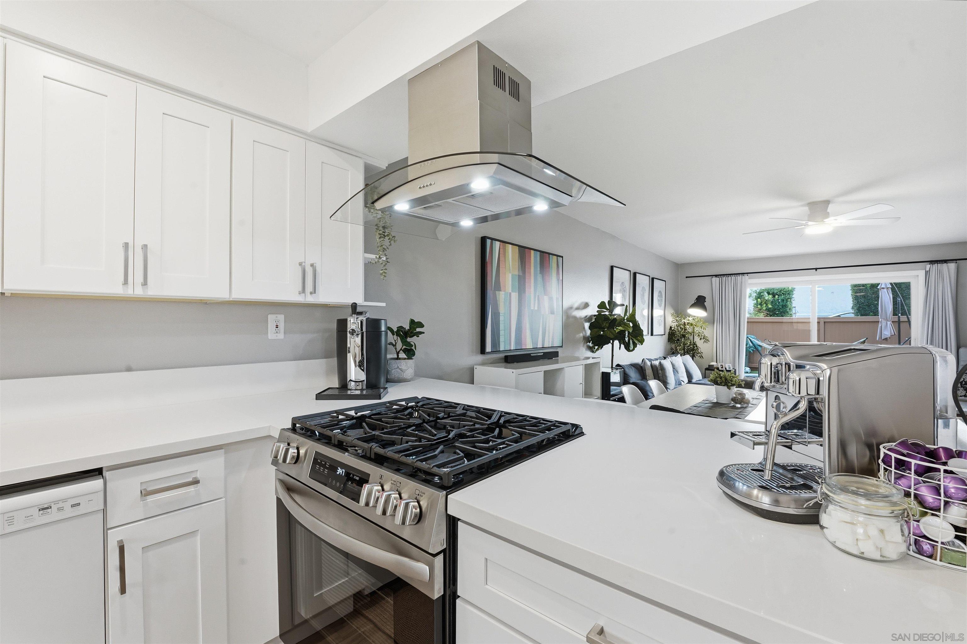 Detail Gallery Image 12 of 36 For 6795  Alvarado Rd  #3,  San Diego,  CA 92120 - 3 Beds | 2/1 Baths