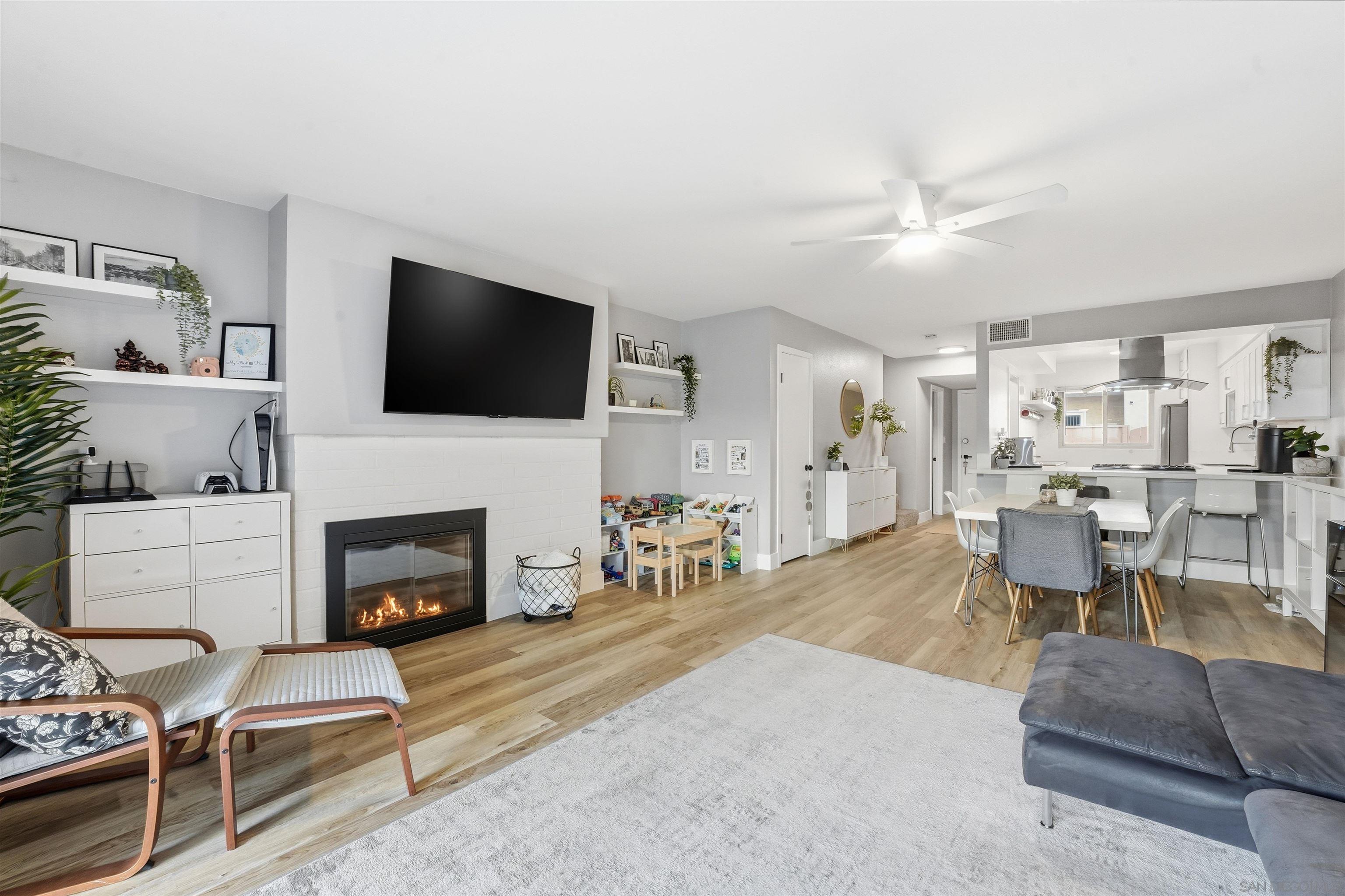 Detail Gallery Image 4 of 36 For 6795  Alvarado Rd  #3,  San Diego,  CA 92120 - 3 Beds | 2/1 Baths