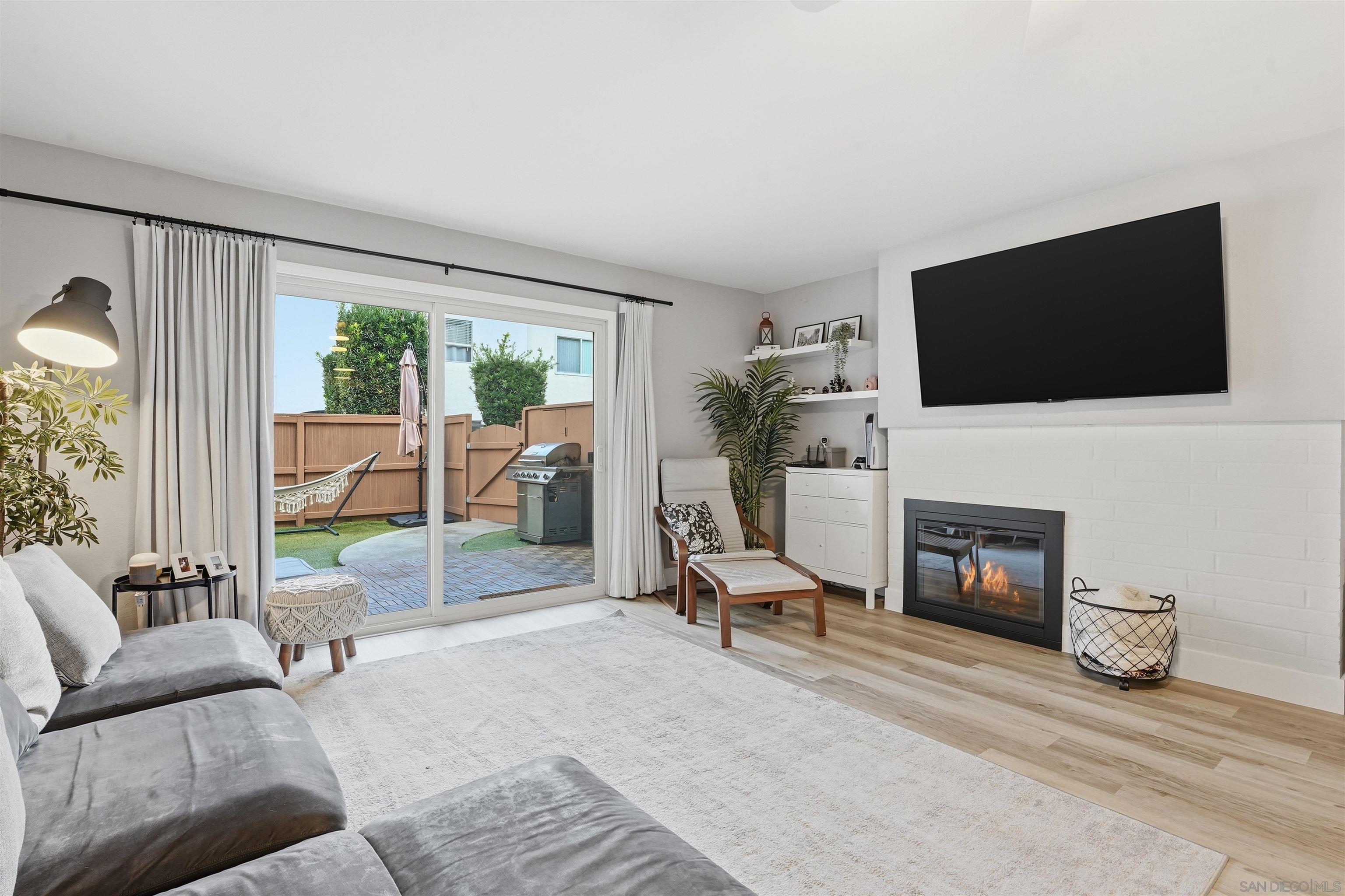 Detail Gallery Image 6 of 36 For 6795  Alvarado Rd  #3,  San Diego,  CA 92120 - 3 Beds | 2/1 Baths