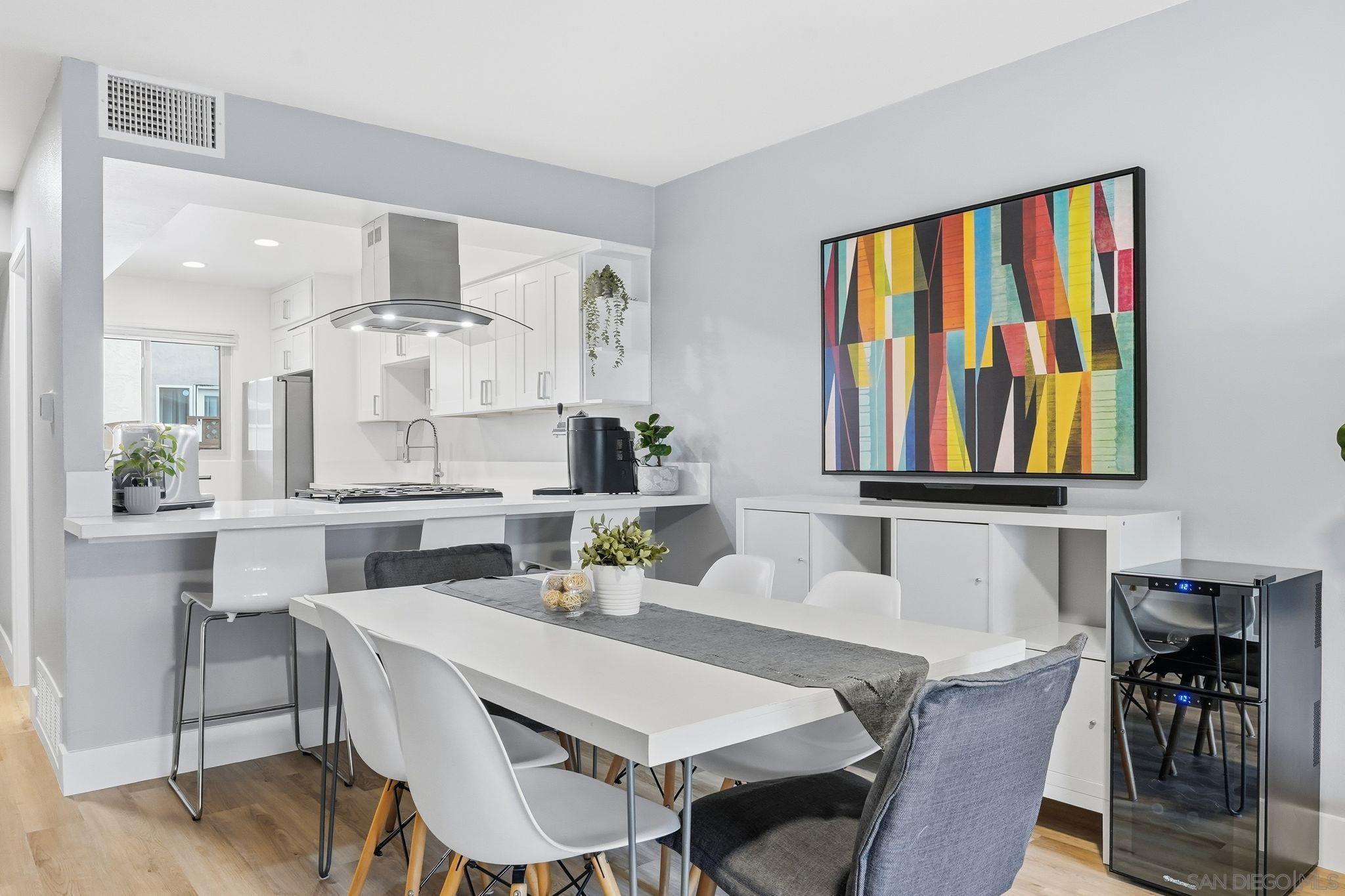 Detail Gallery Image 8 of 36 For 6795  Alvarado Rd  #3,  San Diego,  CA 92120 - 3 Beds | 2/1 Baths