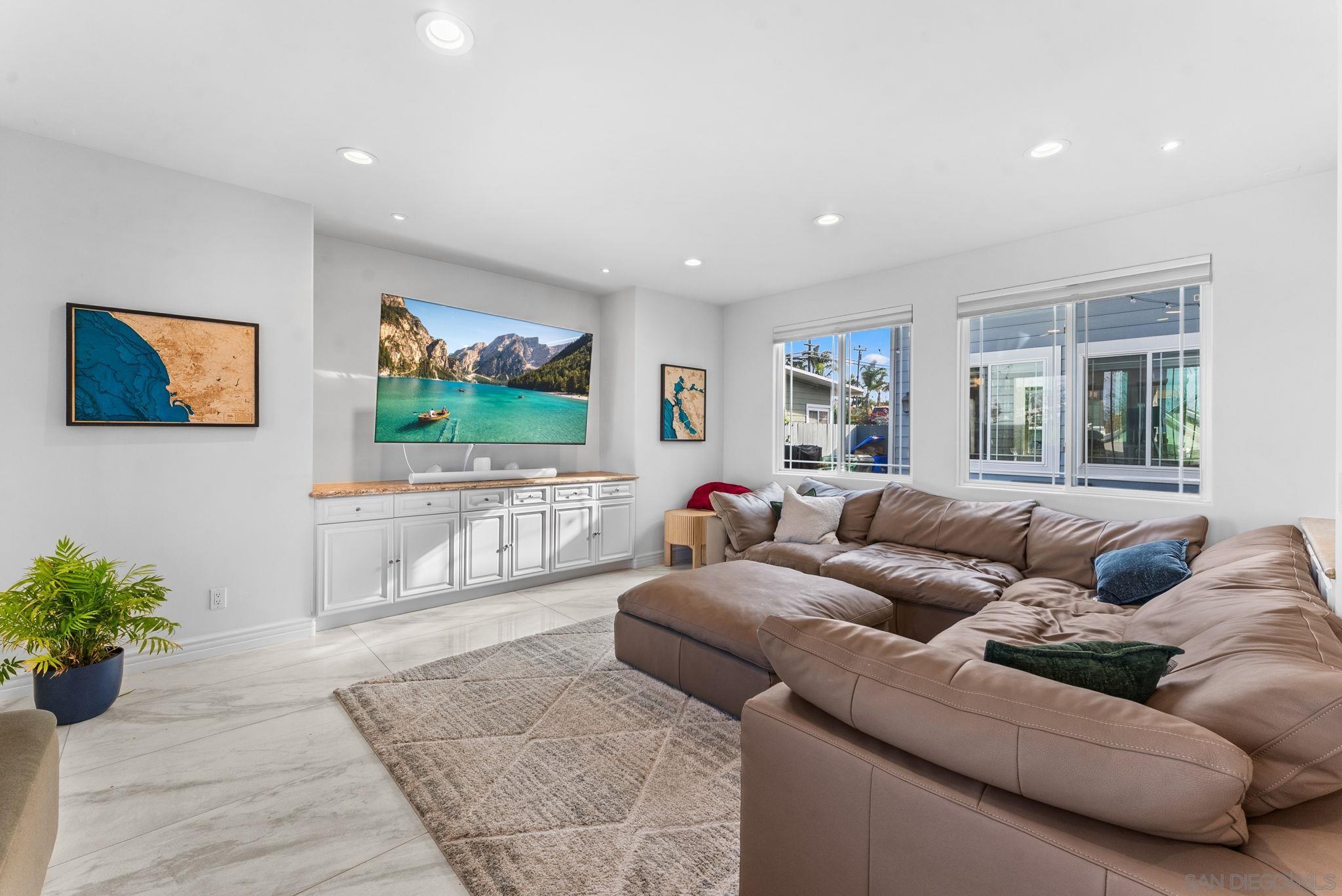 Detail Gallery Image 14 of 55 For 1550  Morenci St, San Diego,  CA 92110 - 5 Beds | 4 Baths