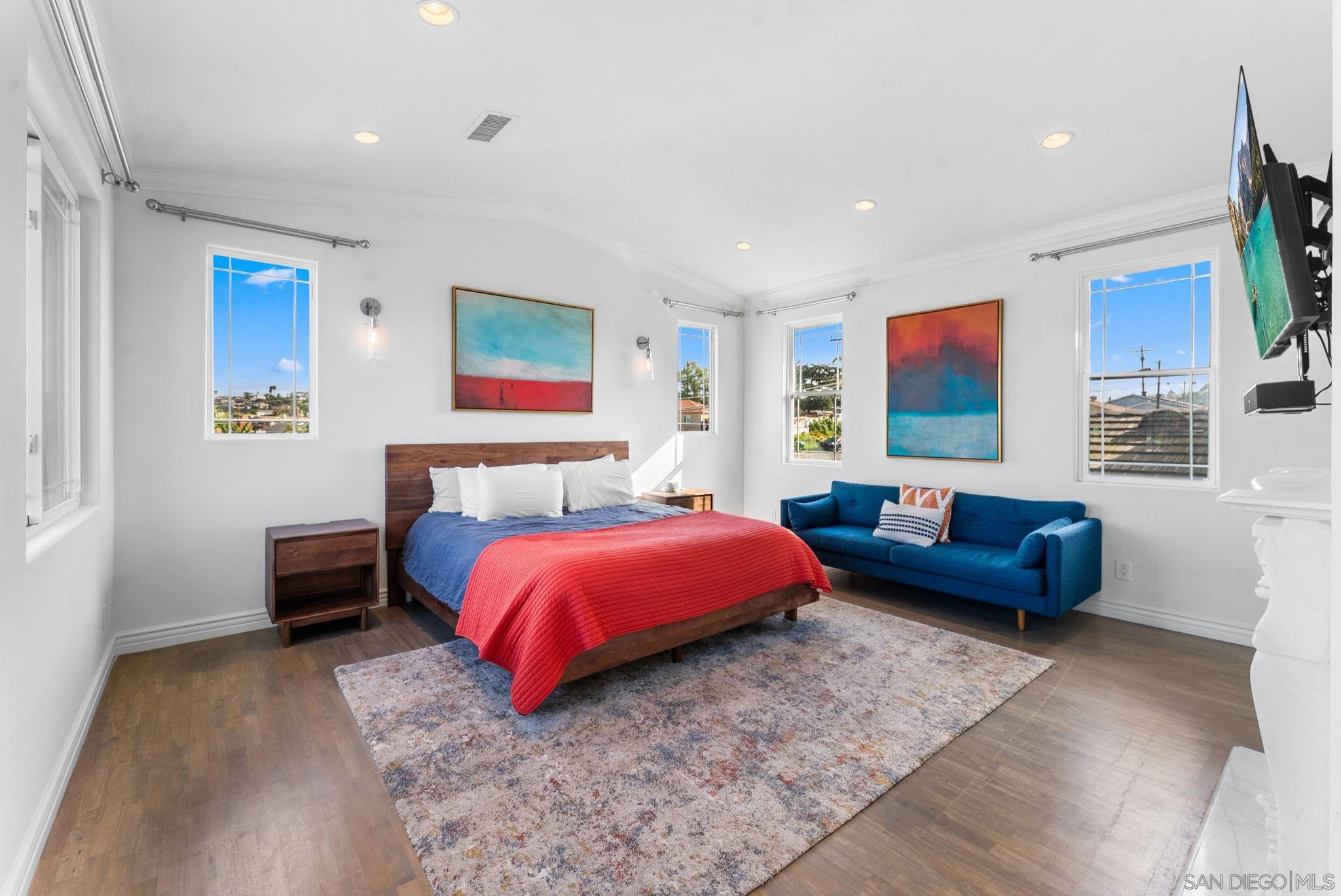 Detail Gallery Image 23 of 55 For 1550  Morenci St, San Diego,  CA 92110 - 5 Beds | 4 Baths