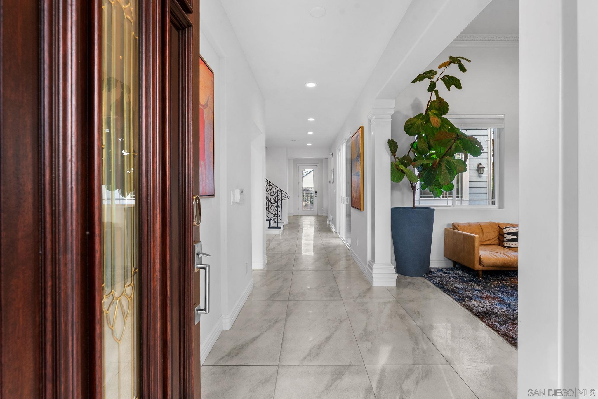 Detail Gallery Image 4 of 55 For 1550  Morenci St, San Diego,  CA 92110 - 5 Beds | 4 Baths