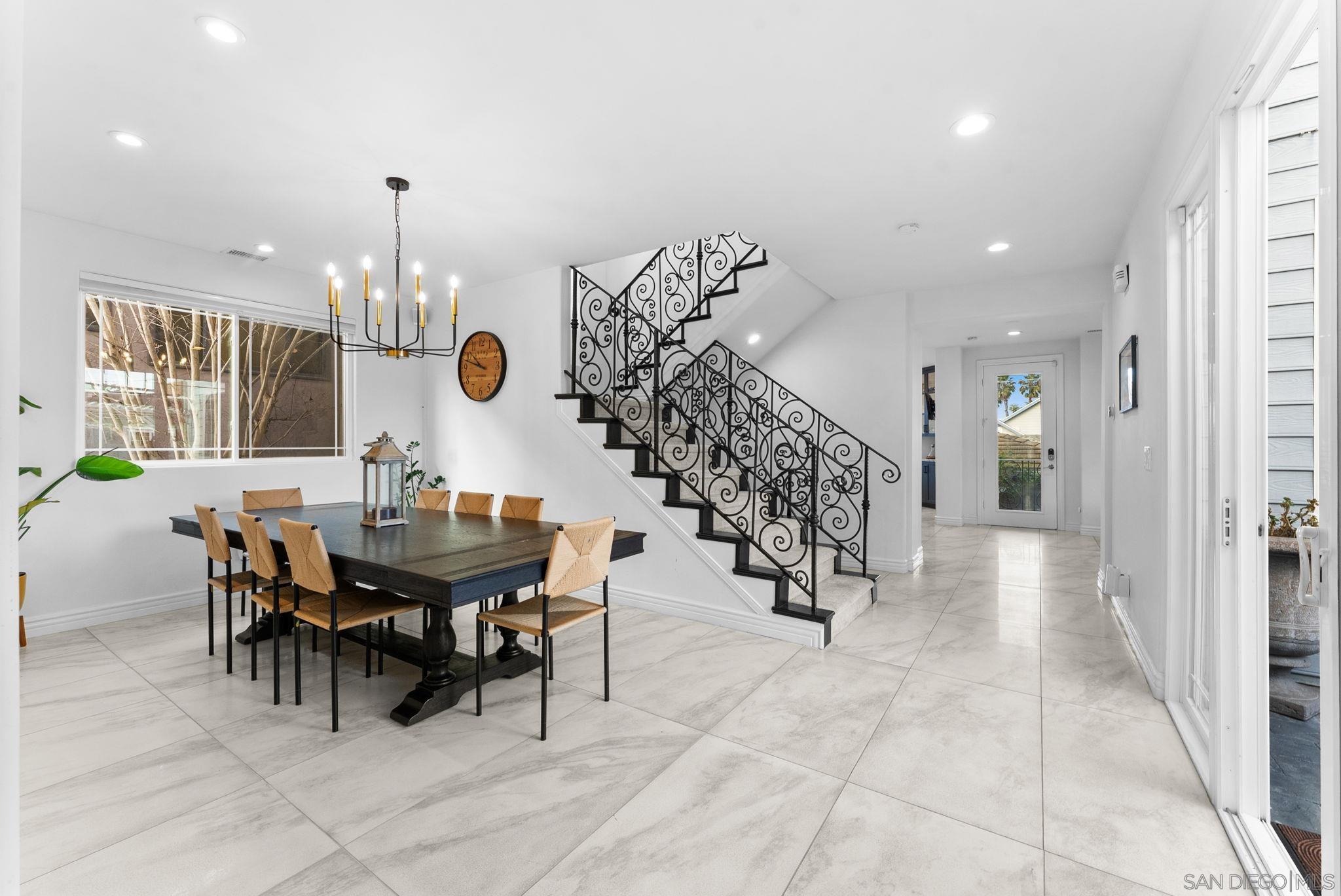 Detail Gallery Image 5 of 55 For 1550  Morenci St, San Diego,  CA 92110 - 5 Beds | 4 Baths