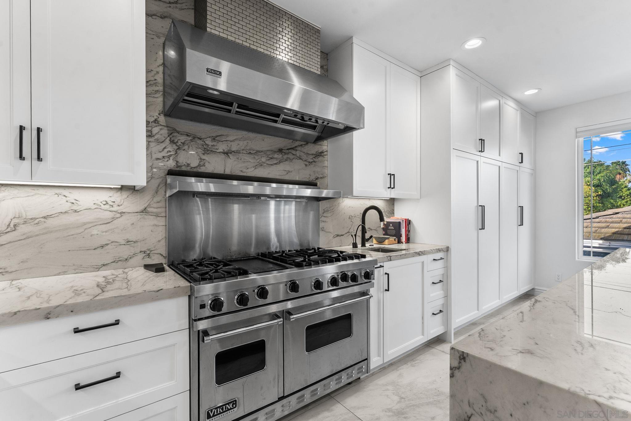 Detail Gallery Image 9 of 55 For 1550  Morenci St, San Diego,  CA 92110 - 5 Beds | 4 Baths