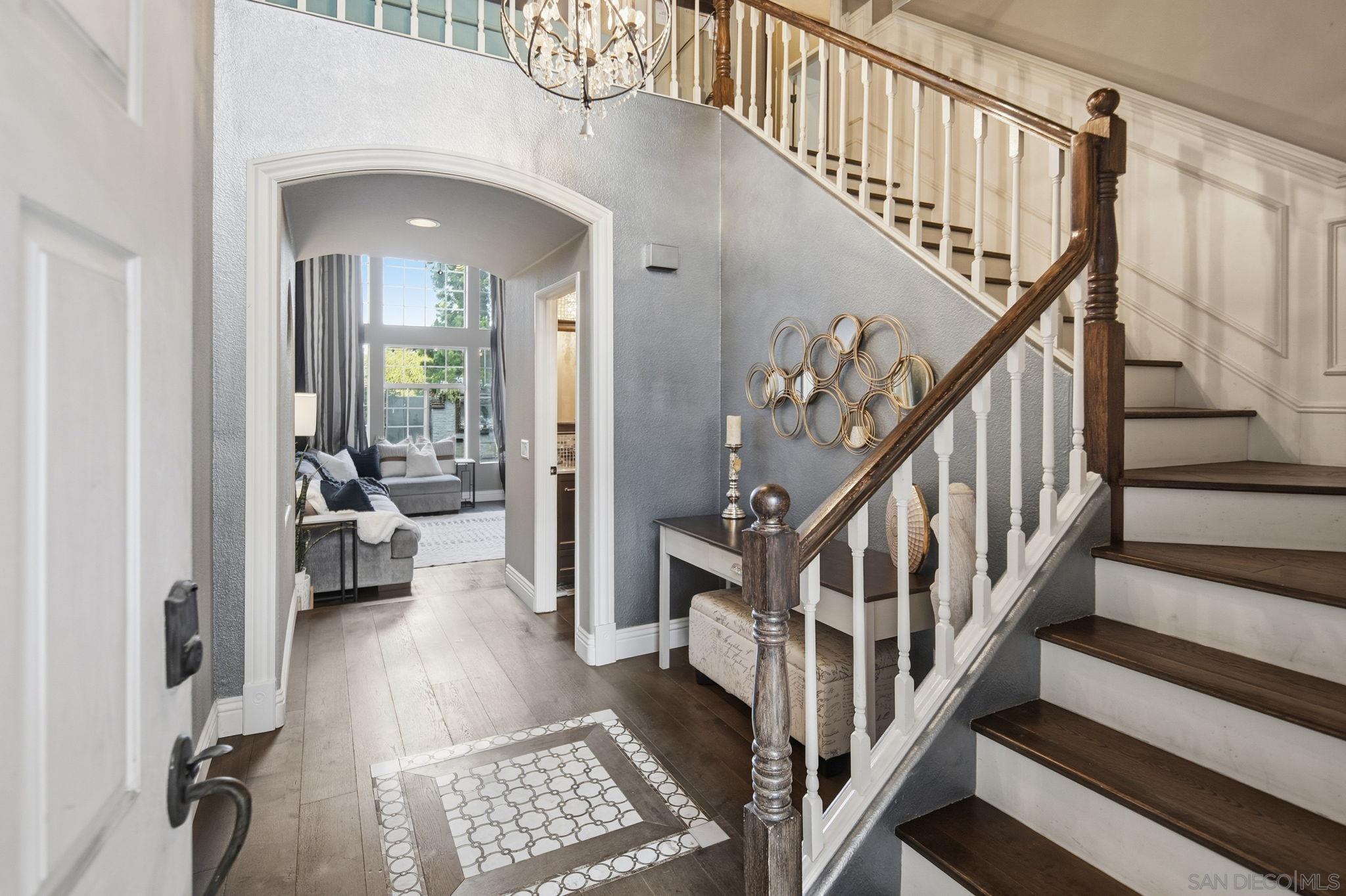 Detail Gallery Image 2 of 29 For 1866  Matin Cir  #111,  San Marcos,  CA 92069 - 4 Beds | 2/1 Baths