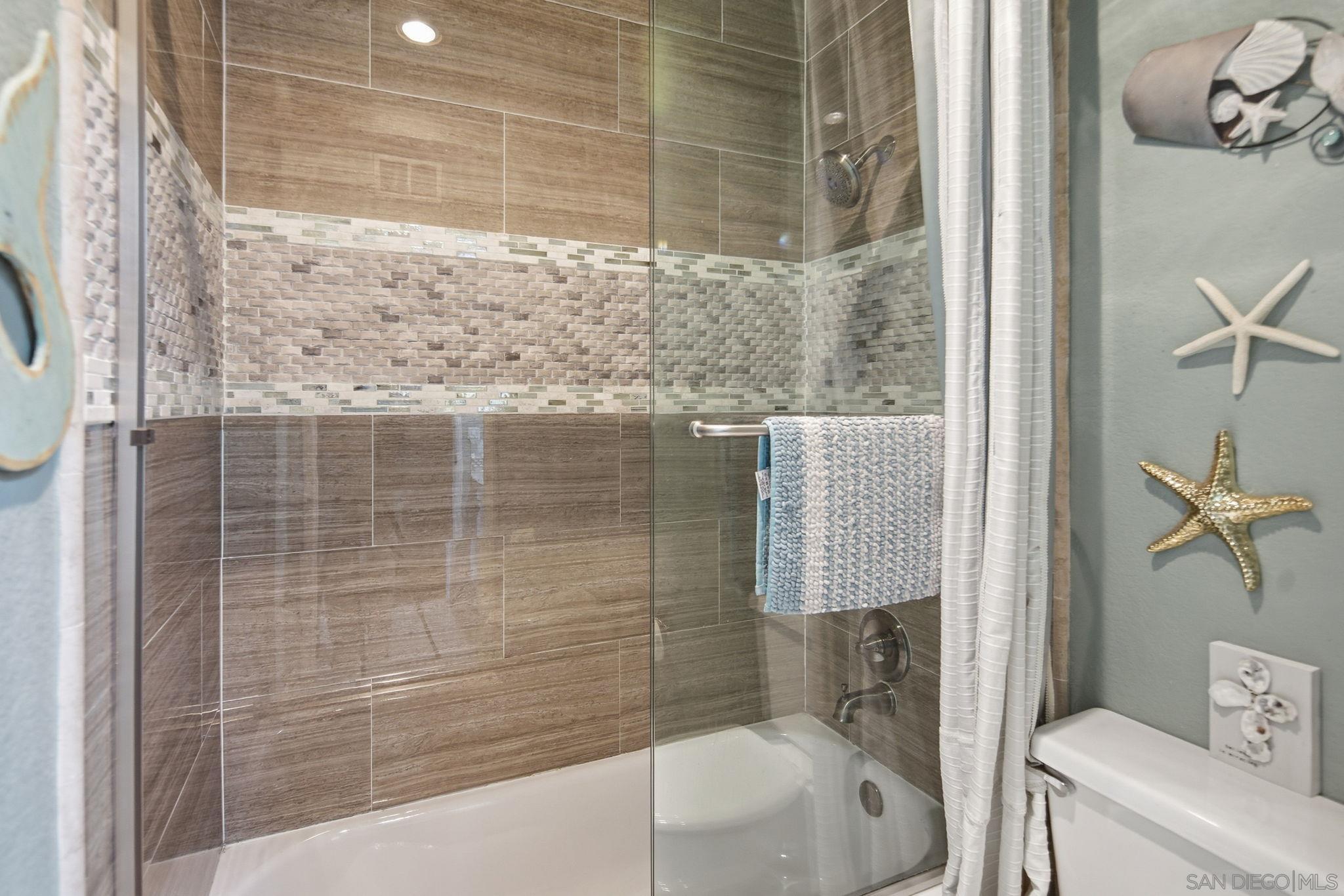 Detail Gallery Image 20 of 29 For 1866  Matin Cir  #111,  San Marcos,  CA 92069 - 4 Beds | 2/1 Baths