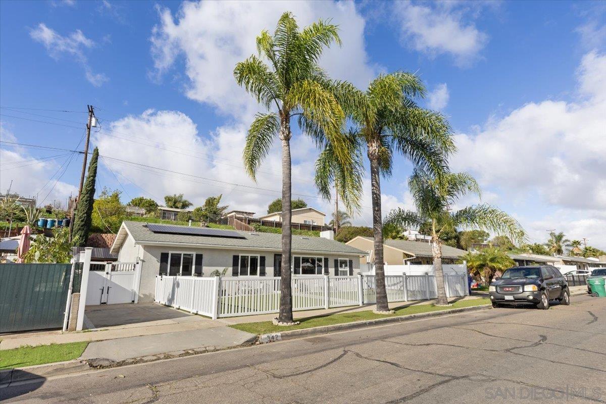 Detail Gallery Image 4 of 37 For 342  Billow Drive, San Diego,  CA 92114 - 4 Beds | 2 Baths