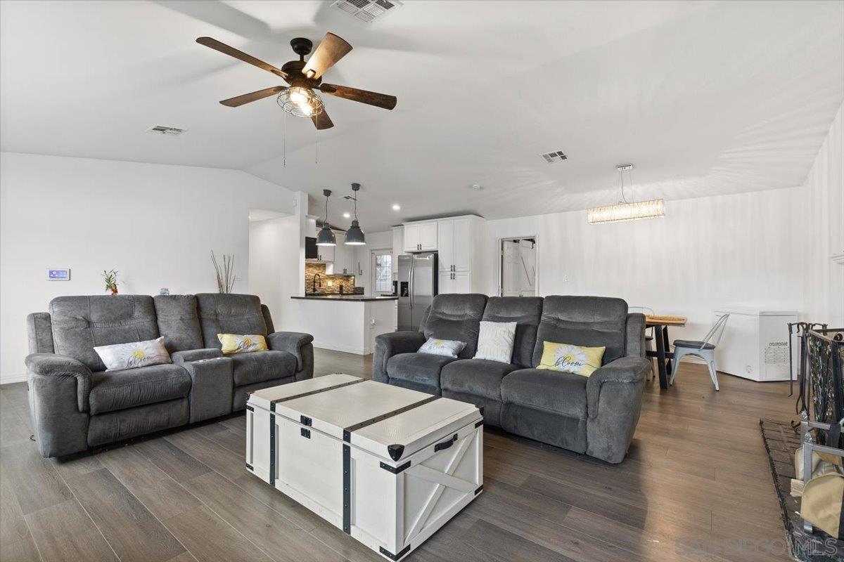 Detail Gallery Image 8 of 37 For 342  Billow Drive, San Diego,  CA 92114 - 4 Beds | 2 Baths