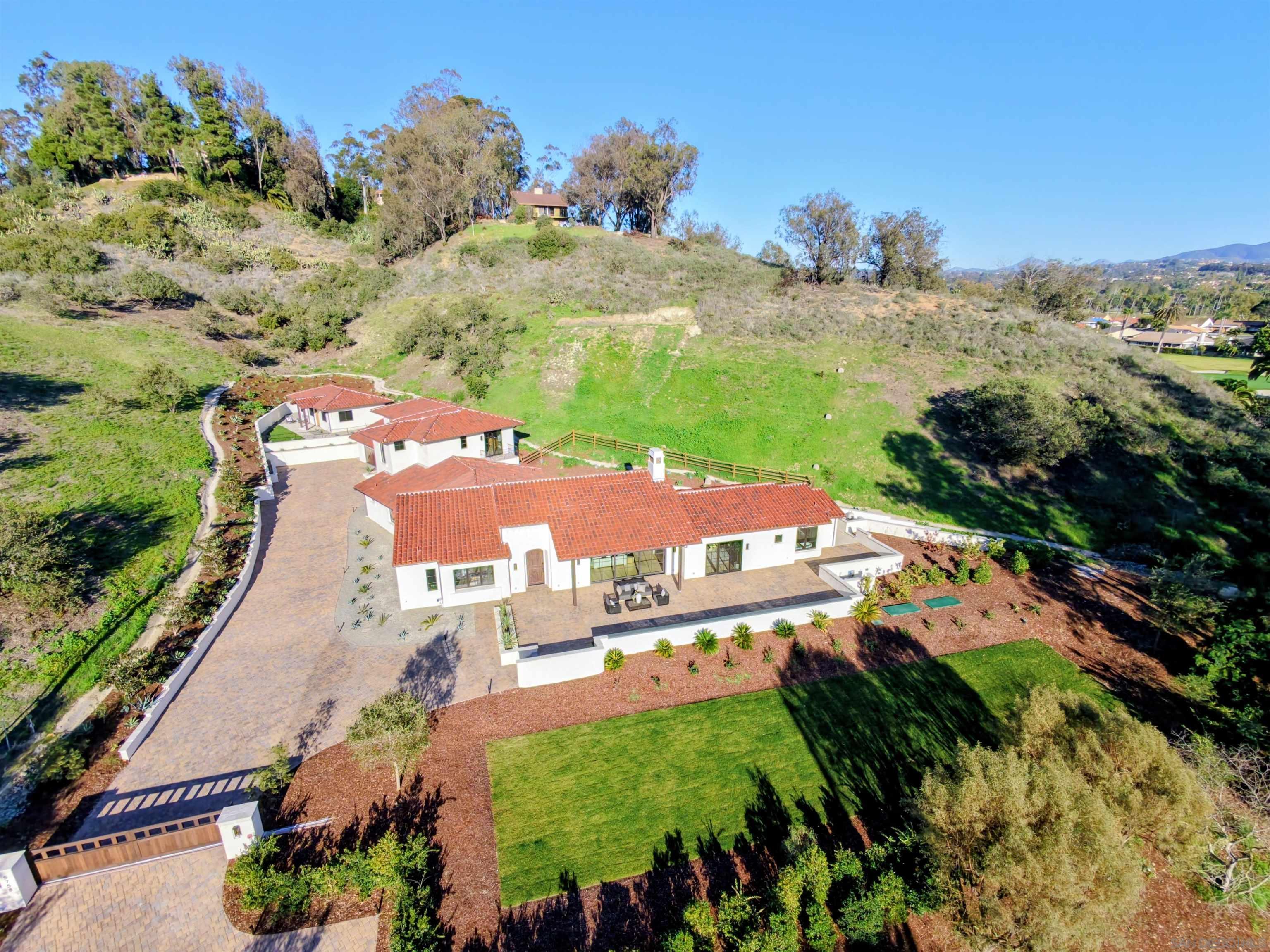 Detail Gallery Image 2 of 75 For 5758  Las Palomas, Rancho Santa Fe,  CA 92067 - 5 Beds | 5/2 Baths