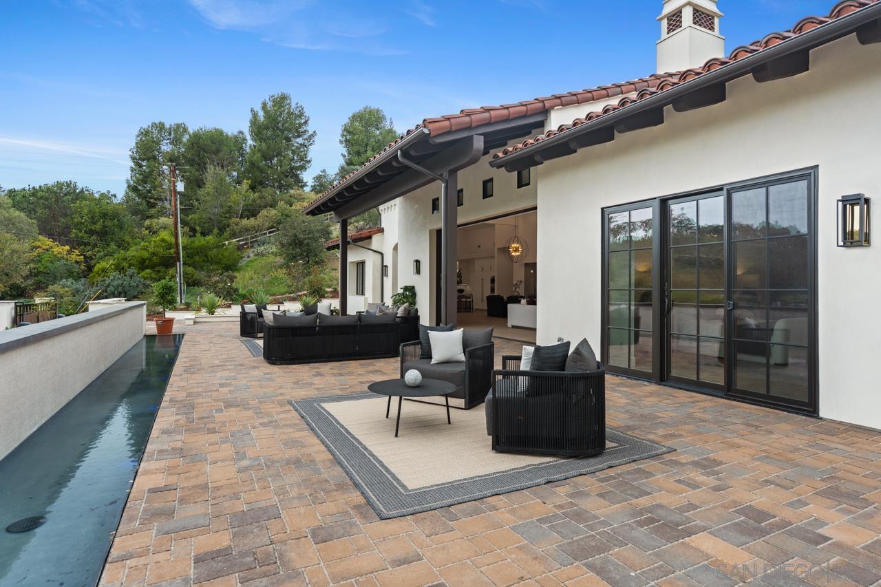 Detail Gallery Image 13 of 75 For 5758  Las Palomas, Rancho Santa Fe,  CA 92067 - 5 Beds | 5/2 Baths