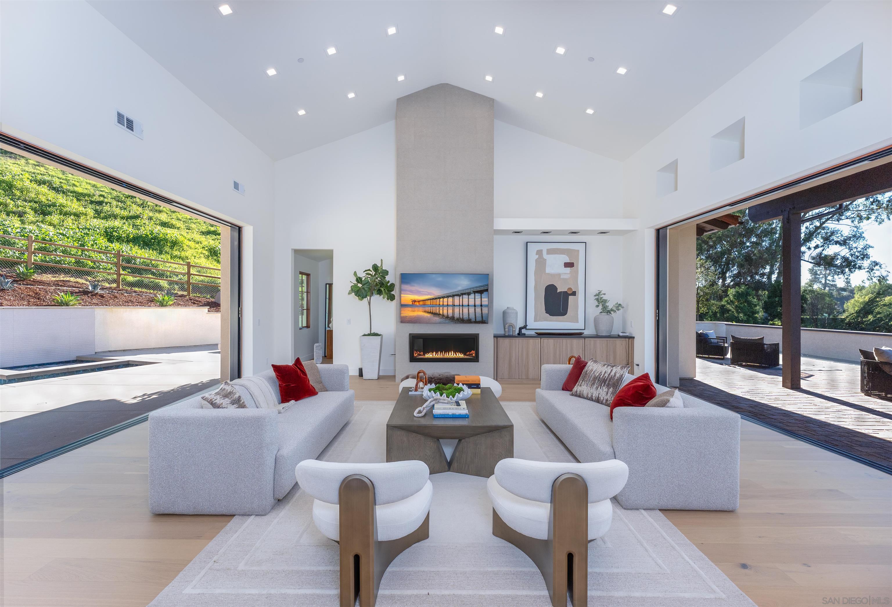 Detail Gallery Image 20 of 74 For 5758  Las Palomas, Rancho Santa Fe,  CA 92067 - 5 Beds | 5/2 Baths