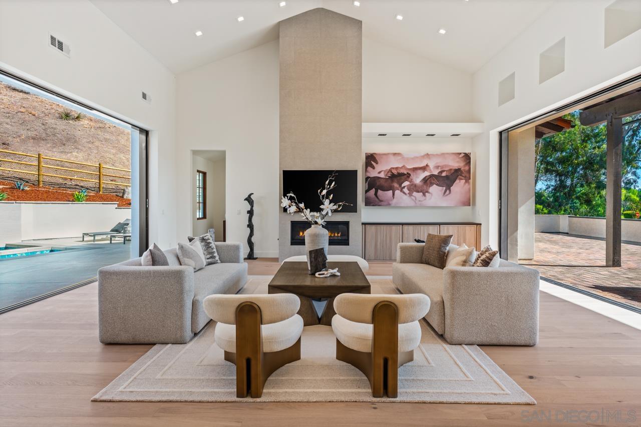 Detail Gallery Image 21 of 74 For 5758  Las Palomas, Rancho Santa Fe,  CA 92067 - 5 Beds | 5/2 Baths