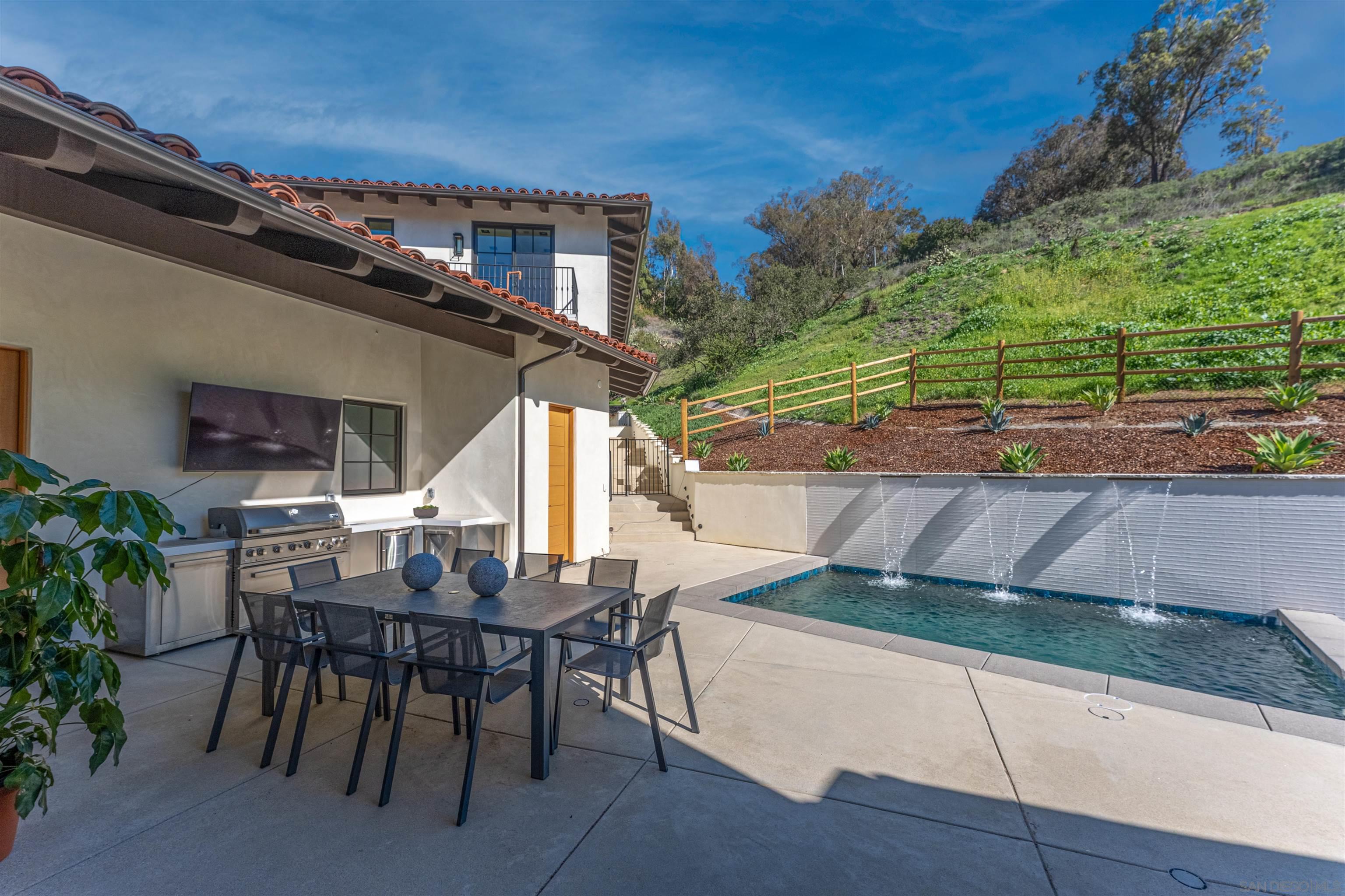 Detail Gallery Image 23 of 73 For 5758  Las Palomas, Rancho Santa Fe,  CA 92067 - 5 Beds | 5/2 Baths