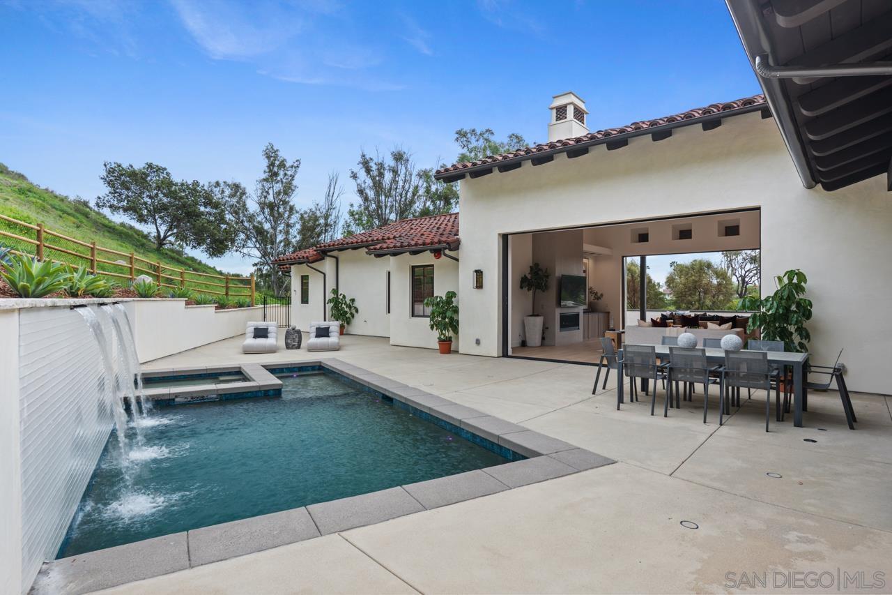 Detail Gallery Image 30 of 75 For 5758  Las Palomas, Rancho Santa Fe,  CA 92067 - 5 Beds | 5/2 Baths