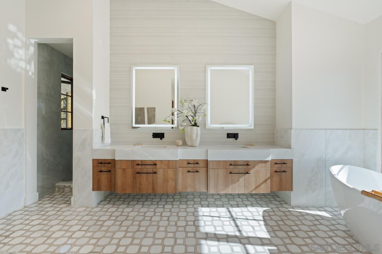 Detail Gallery Image 42 of 73 For 5758  Las Palomas, Rancho Santa Fe,  CA 92067 - 5 Beds | 5/2 Baths