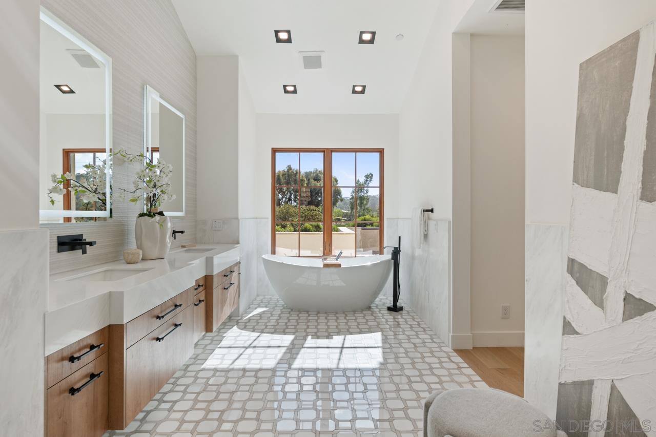 Detail Gallery Image 43 of 73 For 5758  Las Palomas, Rancho Santa Fe,  CA 92067 - 5 Beds | 5/2 Baths