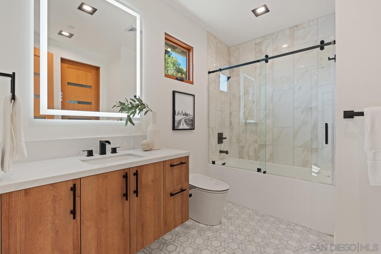 Detail Gallery Image 51 of 75 For 5758  Las Palomas, Rancho Santa Fe,  CA 92067 - 5 Beds | 5/2 Baths