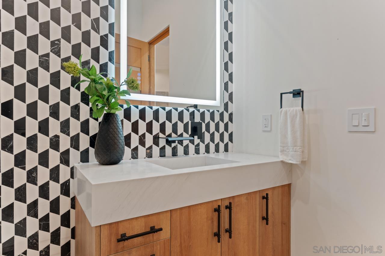 Detail Gallery Image 56 of 75 For 5758  Las Palomas, Rancho Santa Fe,  CA 92067 - 5 Beds | 5/2 Baths