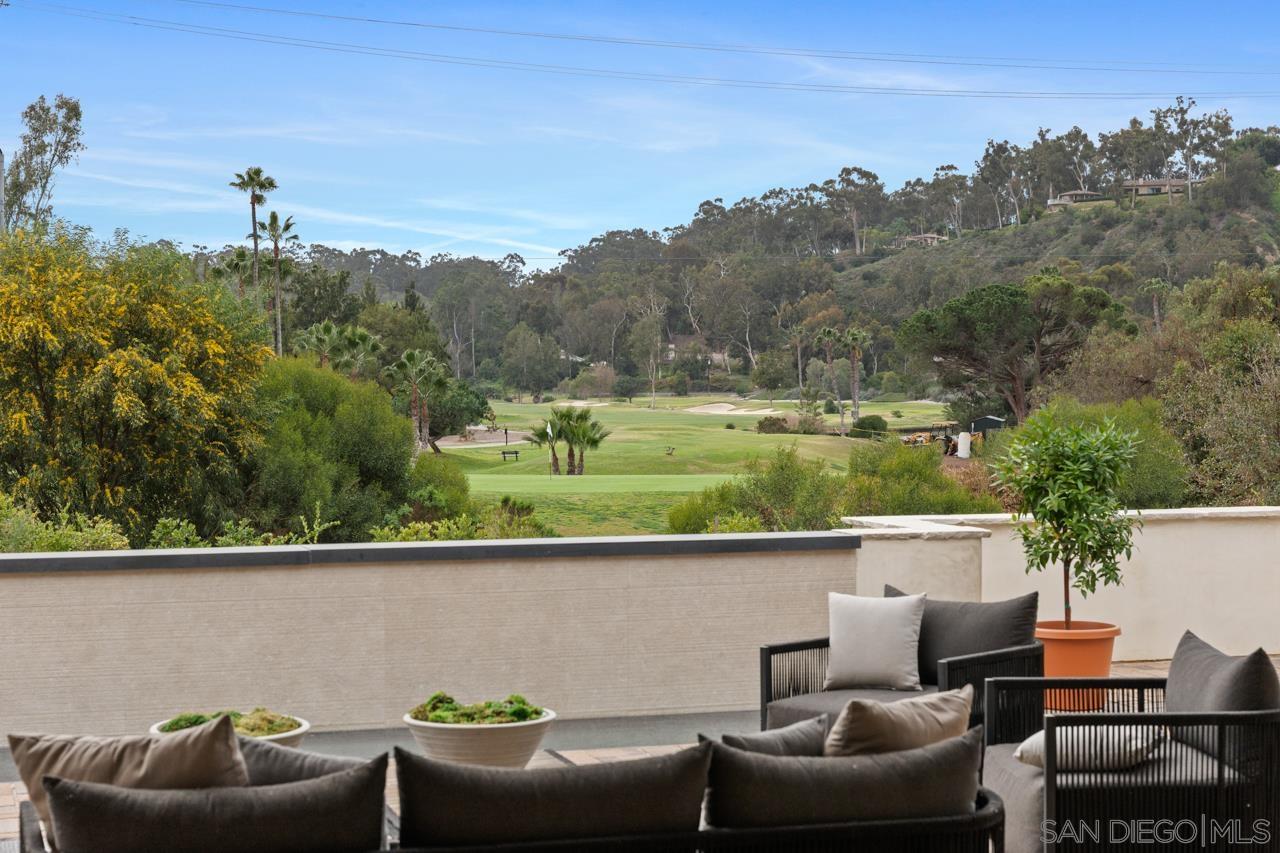 Detail Gallery Image 8 of 75 For 5758  Las Palomas, Rancho Santa Fe,  CA 92067 - 5 Beds | 5/2 Baths