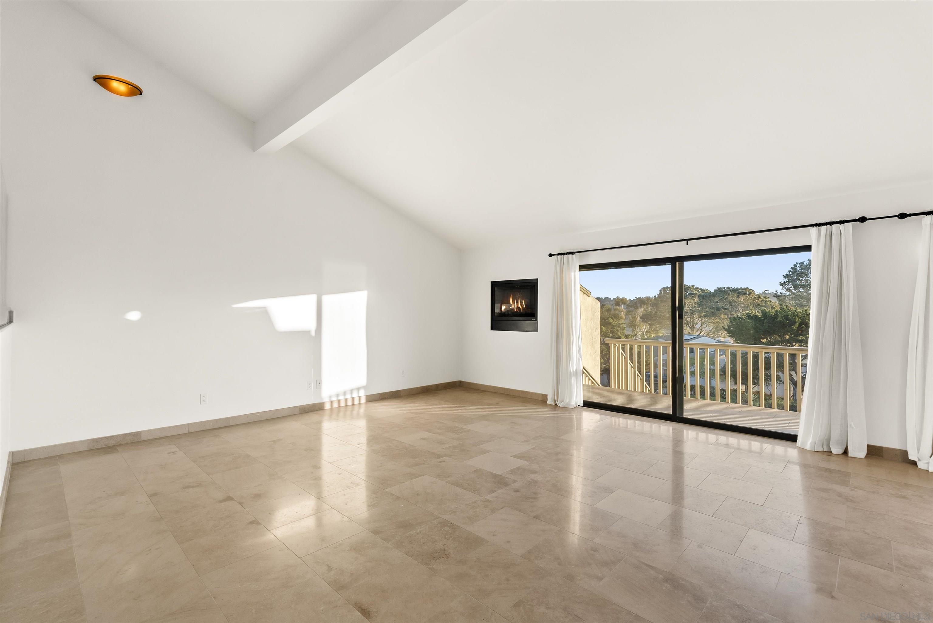 Detail Gallery Image 5 of 22 For 13024  Caminito Mar Villa, Del Mar,  CA 92014 - 2 Beds | 2/1 Baths