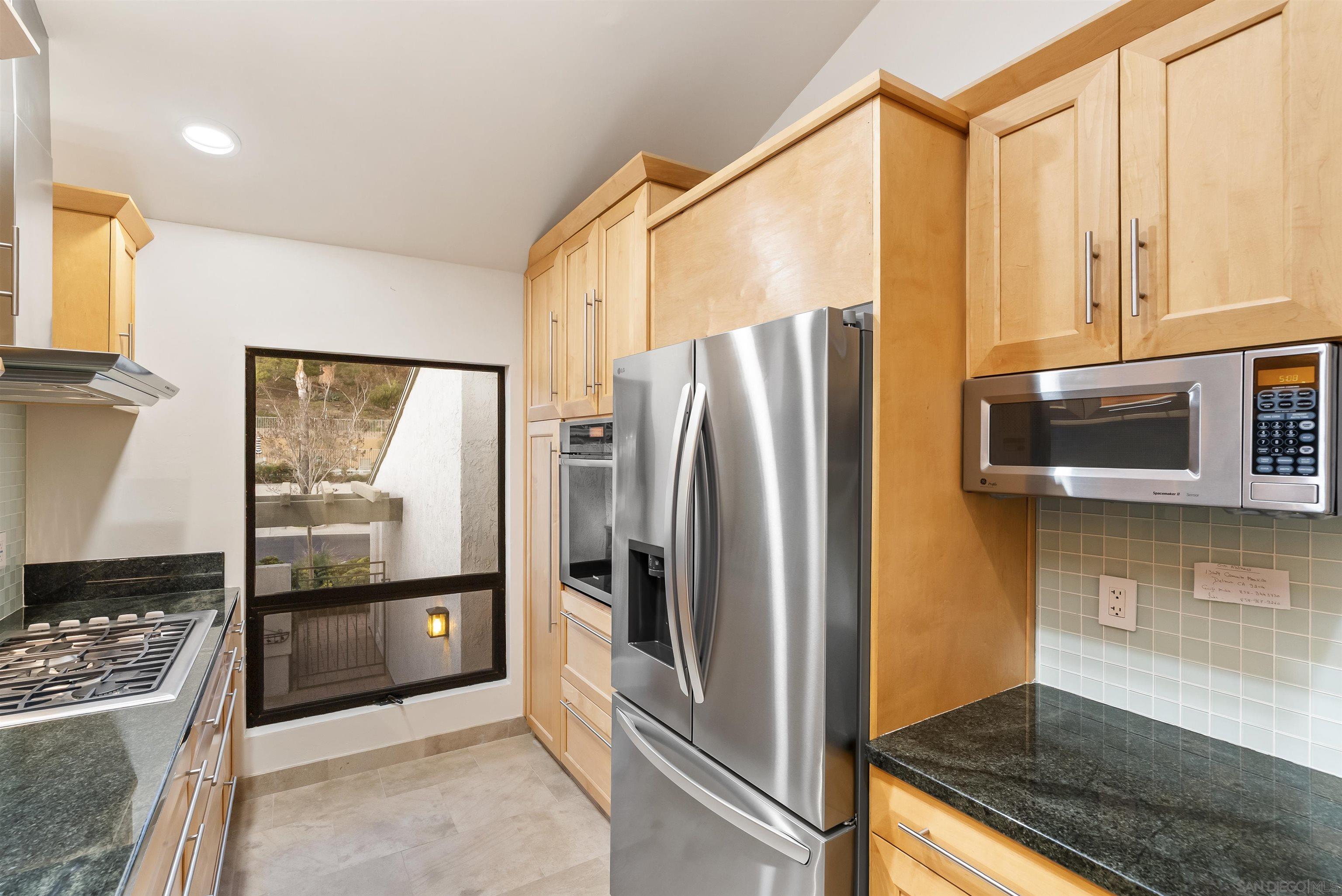 Detail Gallery Image 10 of 22 For 13024  Caminito Mar Villa, Del Mar,  CA 92014 - 2 Beds | 2/1 Baths