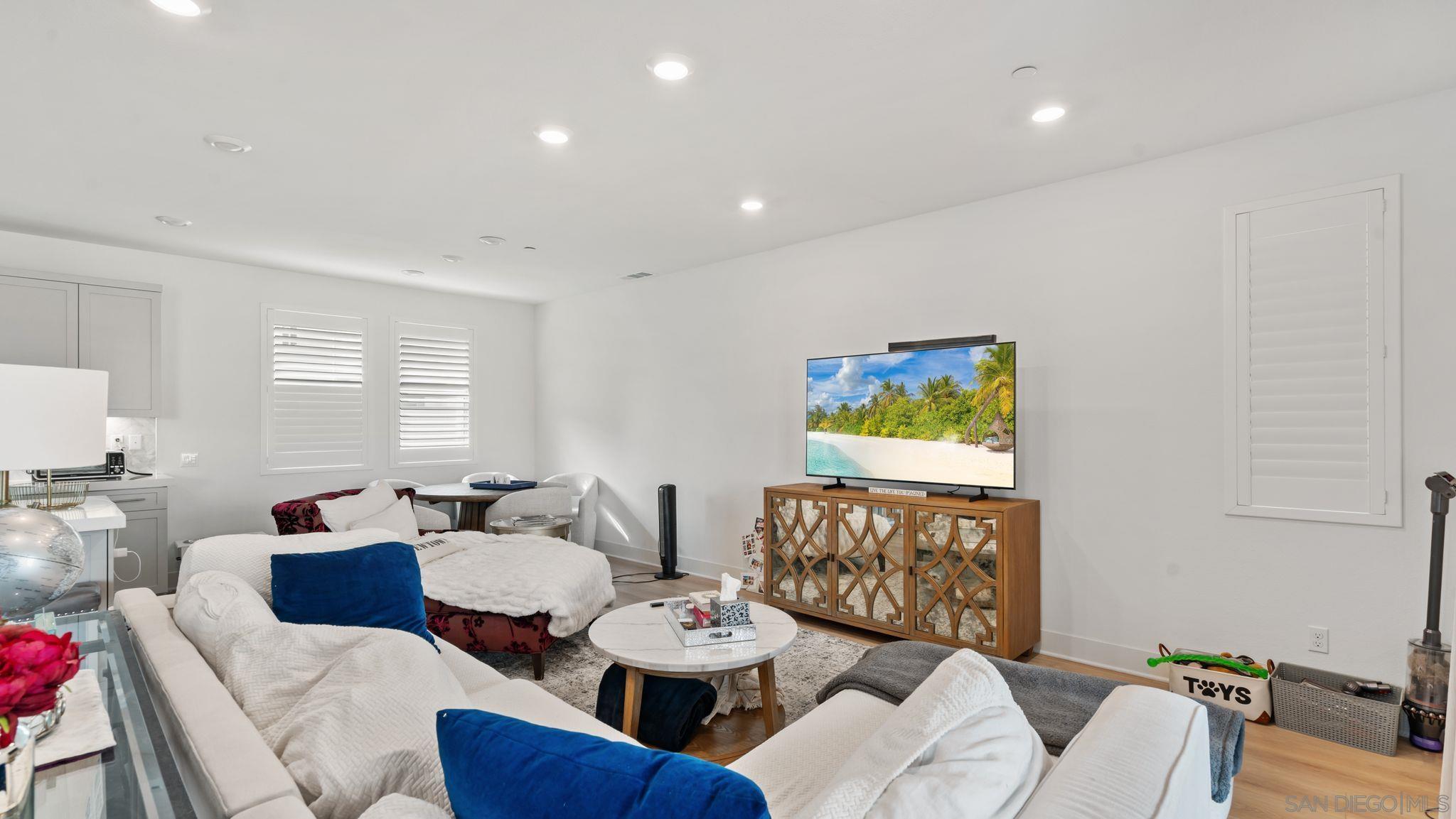 Detail Gallery Image 3 of 37 For 15681  Rennyson Way, San Diego,  CA 92127 - 4 Beds | 3/1 Baths