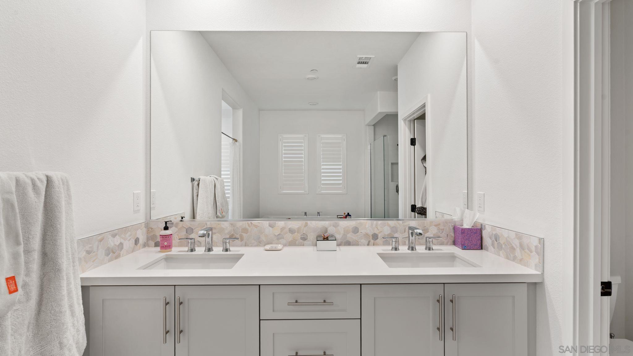 Detail Gallery Image 18 of 37 For 15681  Rennyson Way, San Diego,  CA 92127 - 4 Beds | 3/1 Baths