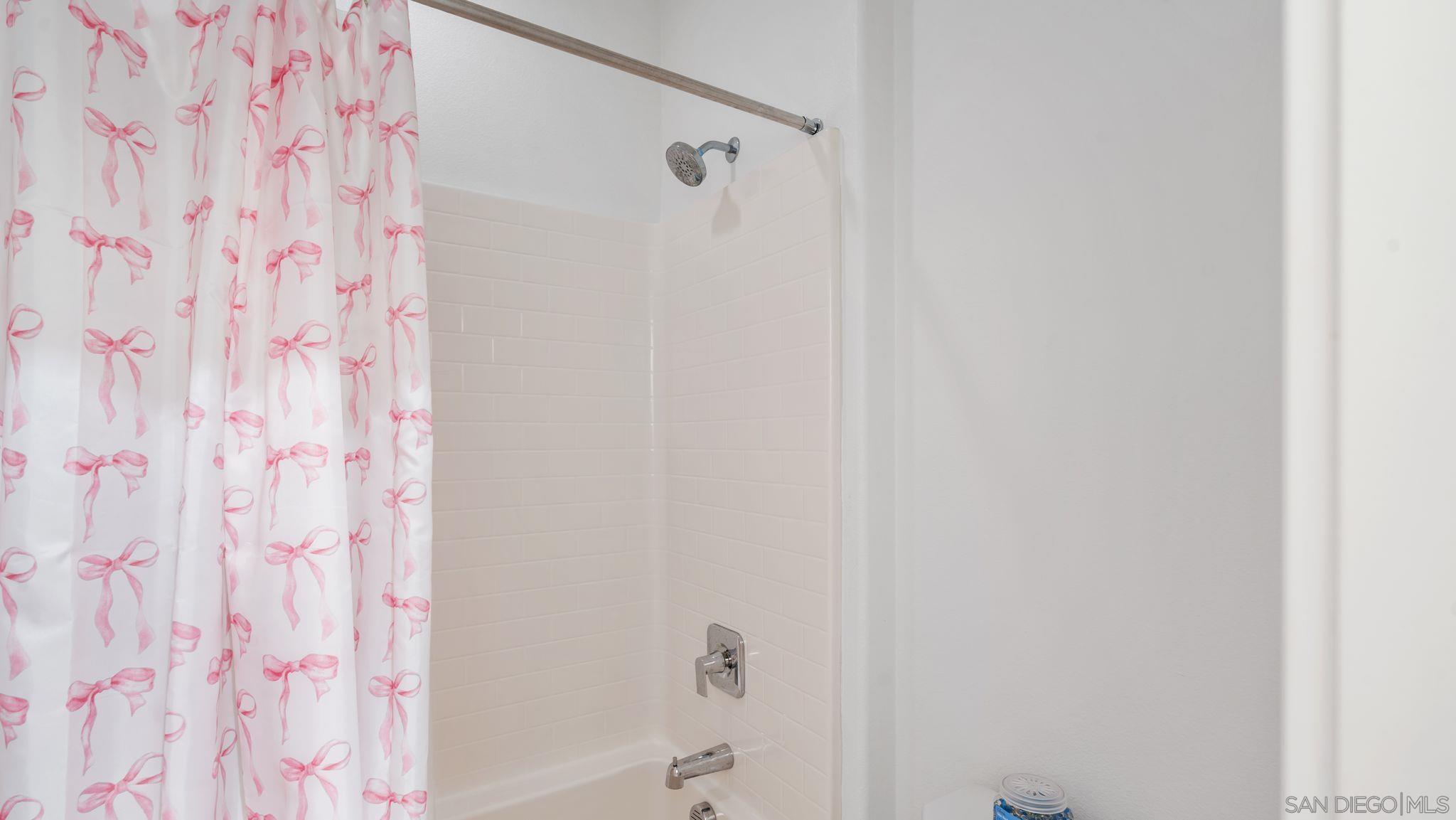 Detail Gallery Image 22 of 37 For 15681  Rennyson Way, San Diego,  CA 92127 - 4 Beds | 3/1 Baths