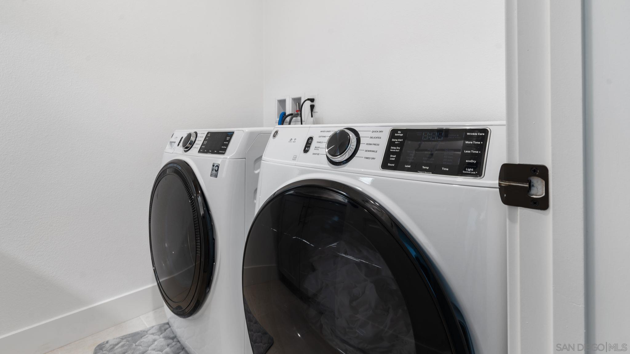 Detail Gallery Image 23 of 37 For 15681  Rennyson Way, San Diego,  CA 92127 - 4 Beds | 3/1 Baths