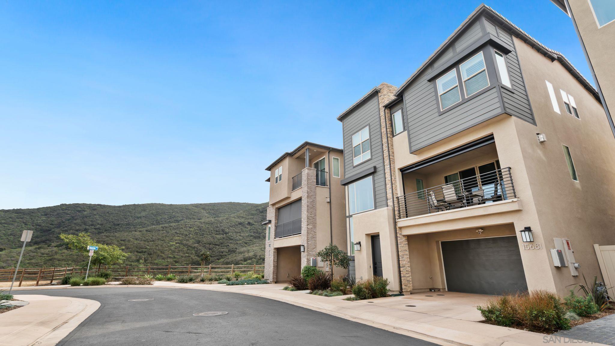 Detail Gallery Image 32 of 37 For 15681  Rennyson Way, San Diego,  CA 92127 - 4 Beds | 3/1 Baths