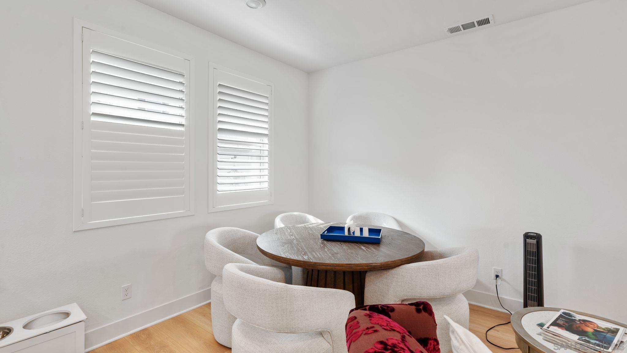 Detail Gallery Image 7 of 37 For 15681  Rennyson Way, San Diego,  CA 92127 - 4 Beds | 3/1 Baths