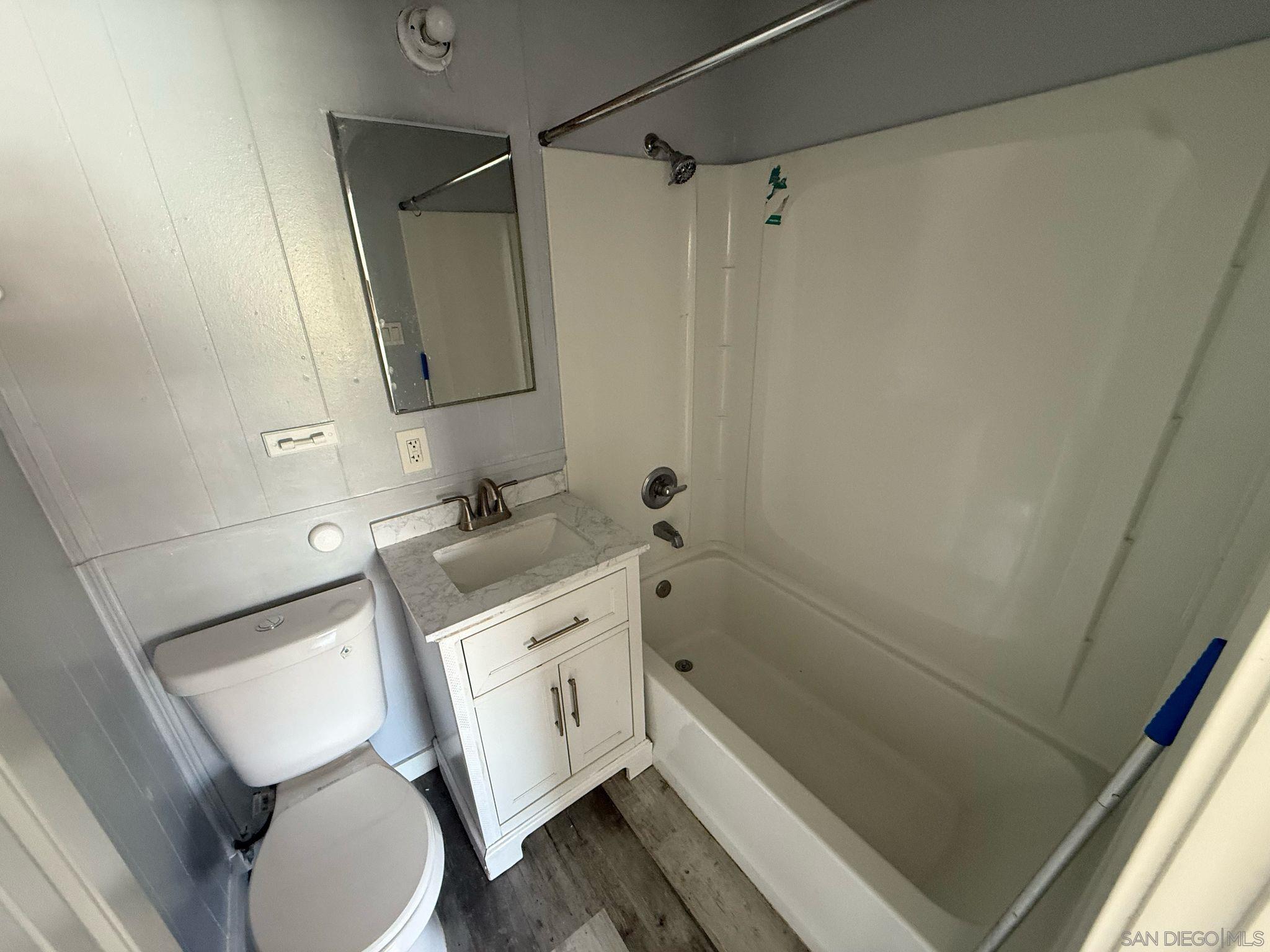 Detail Gallery Image 8 of 11 For 1733  Dahlia Ave, San Diego,  CA 92154 - 2 Beds | 2 Baths