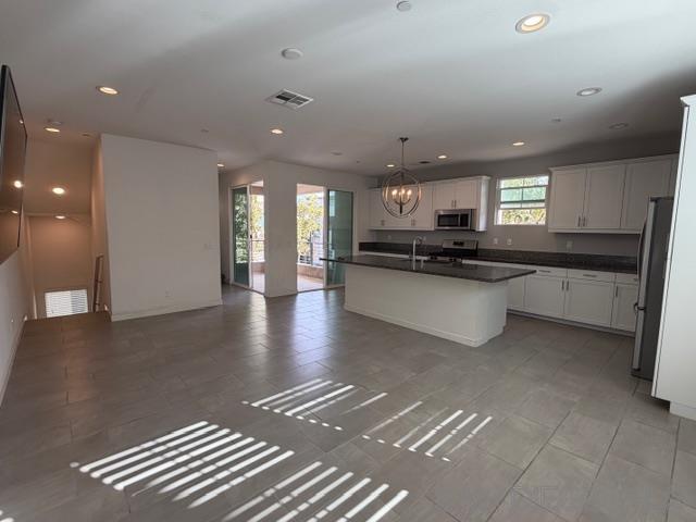 Detail Gallery Image 16 of 39 For 2275  Element Way  5, Chula Vista,  CA 91915 - 3 Beds | 2/1 Baths