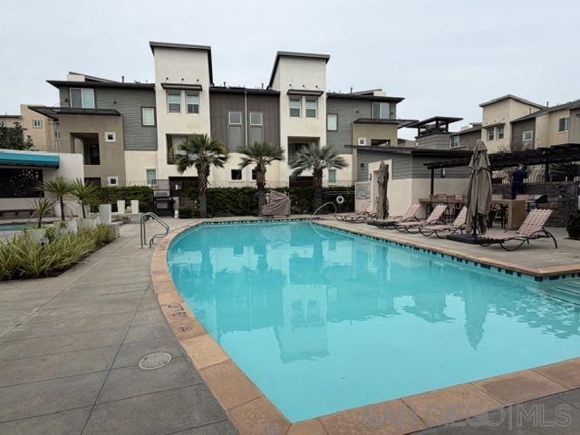 Detail Gallery Image 4 of 39 For 2275  Element Way  5, Chula Vista,  CA 91915 - 3 Beds | 2/1 Baths